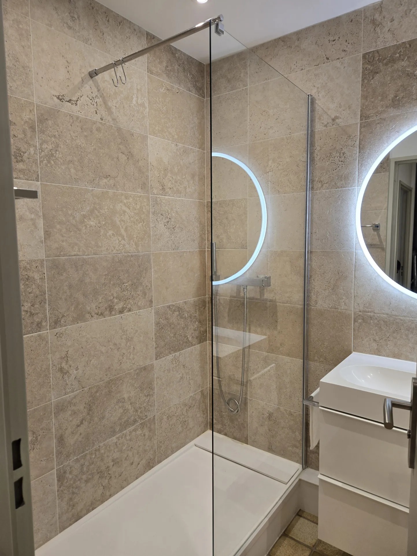 Appartement 2 pièces en rez-de-jardin avec jardin, cave, parking optionnel à Marseille 