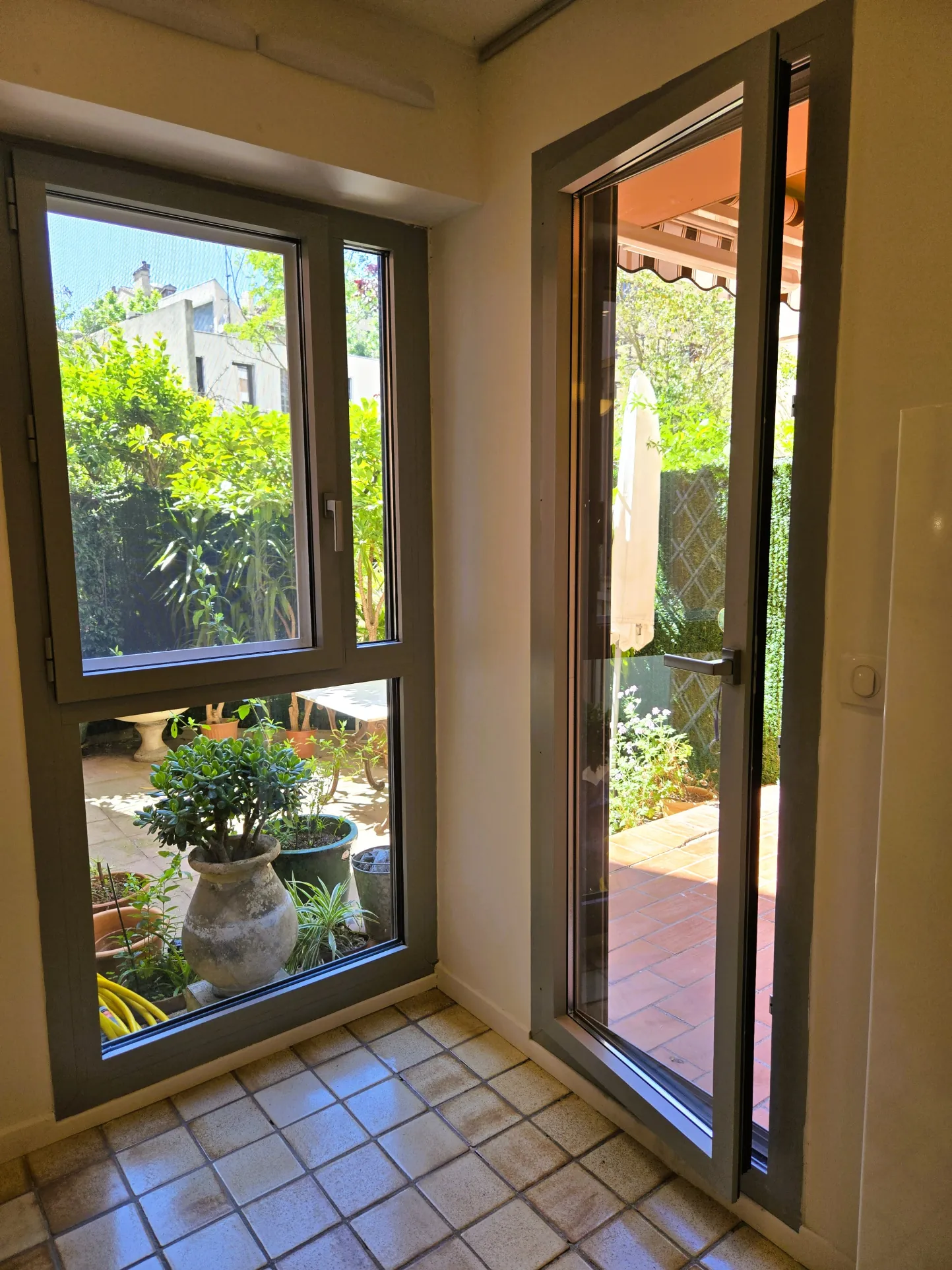 Appartement 2 pièces en rez-de-jardin avec jardin, cave, parking optionnel à Marseille 