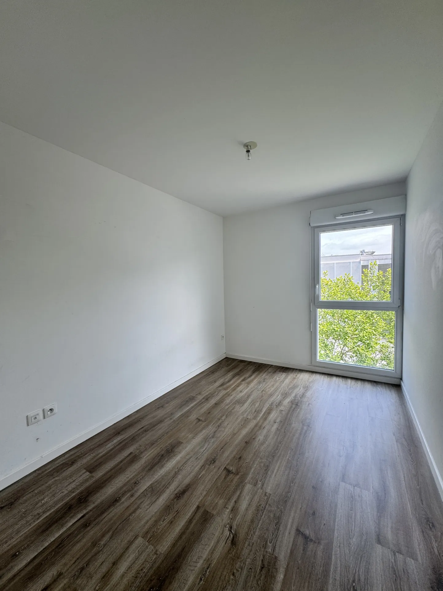 Bel appartement Type 3 à Lille avec parking privé et ascenseur 