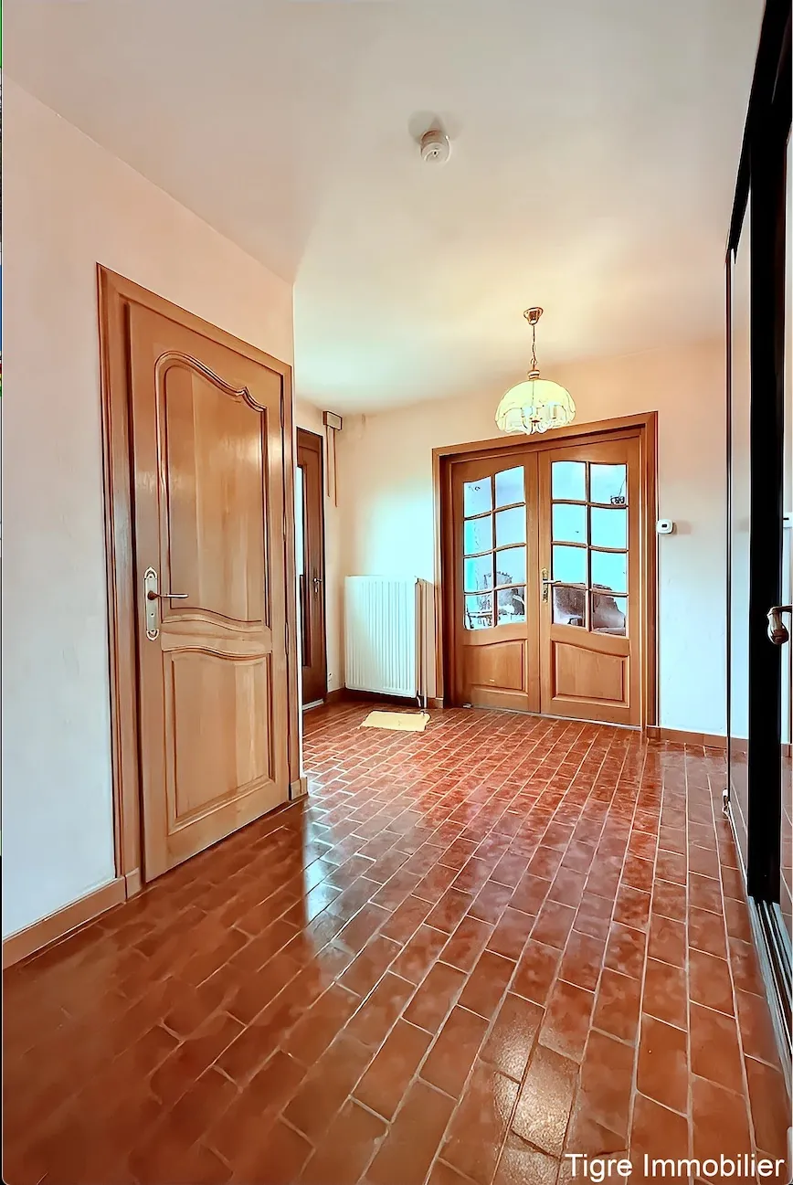 Maison individuelle en briques avec 4 chambres et jardin à Jeumont - Secteur privilégié 