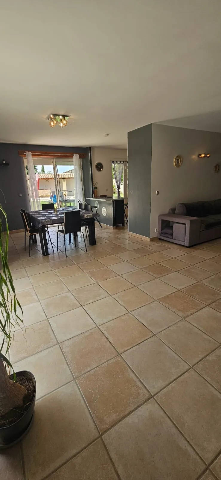 Vente maison T5 avec piscine et jardin à Grillon, Provence 