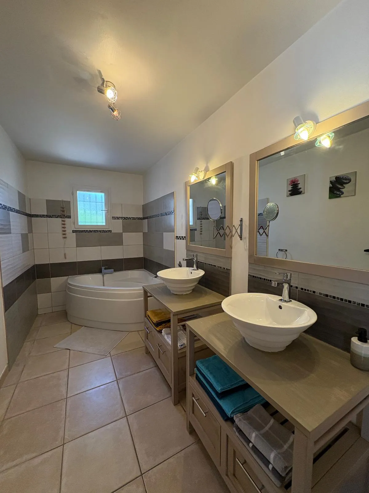 Vente maison T5 avec piscine et jardin à Grillon, Provence 