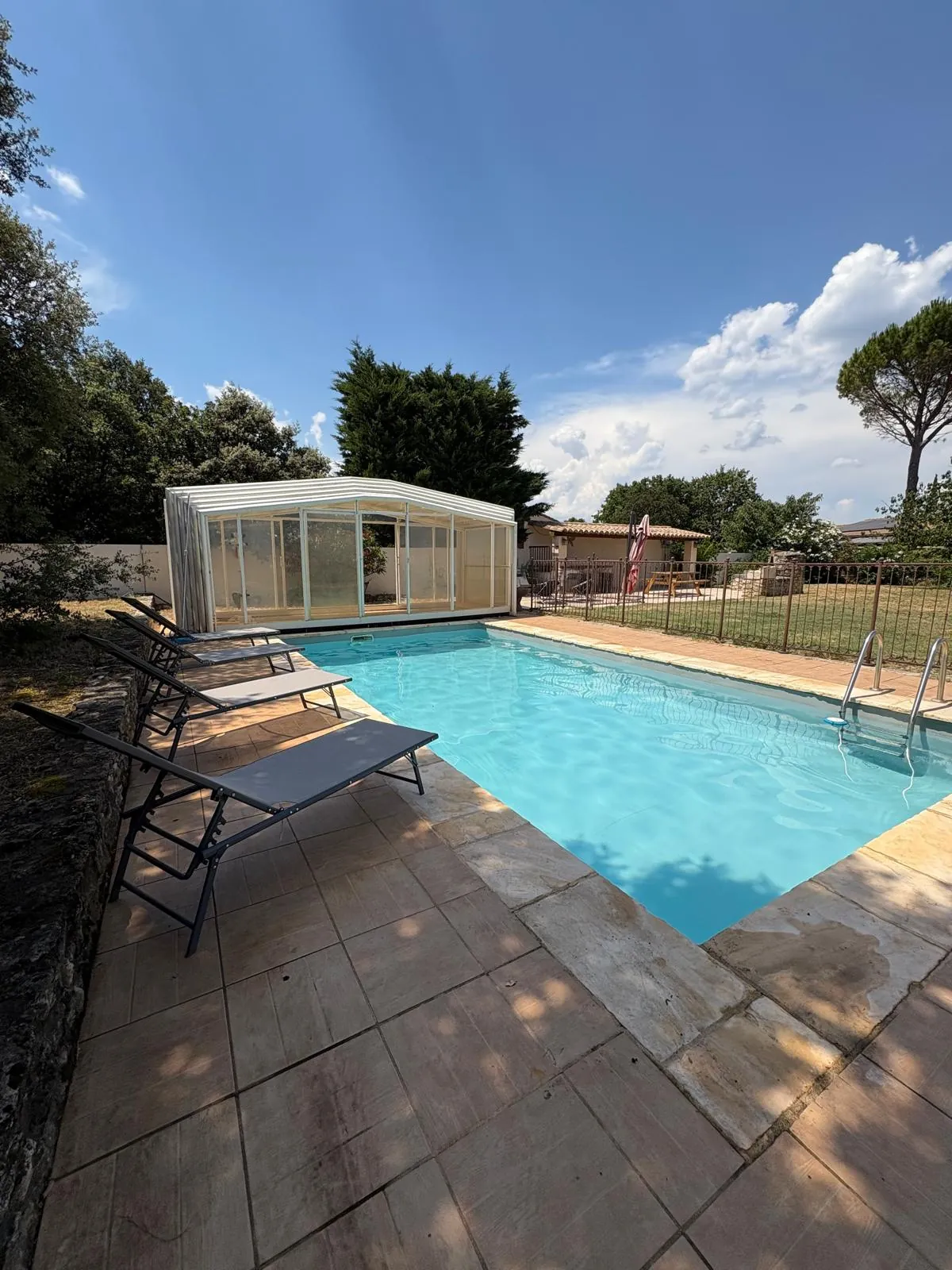 Vente maison T5 avec piscine et jardin à Grillon, Provence 