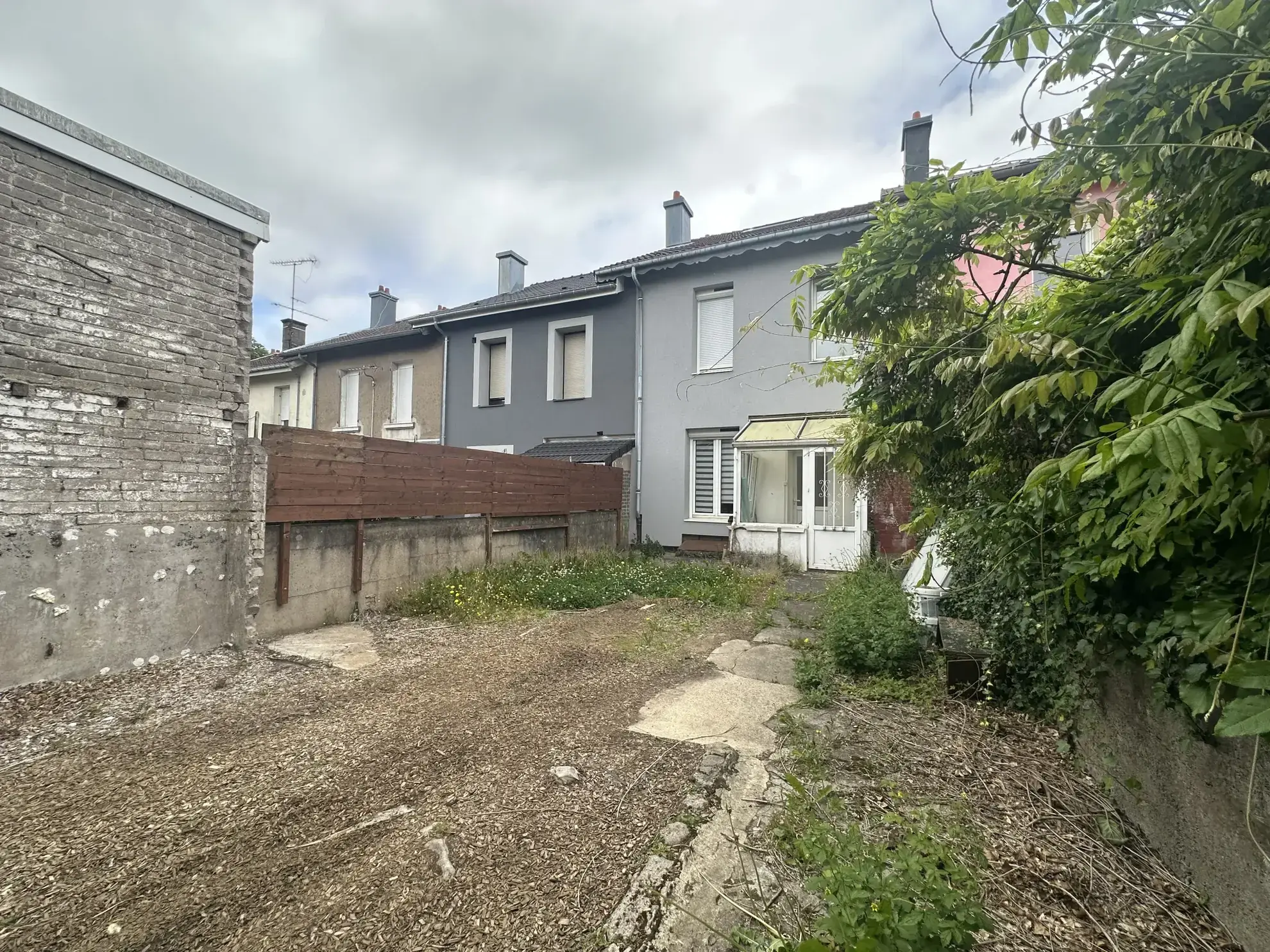 Maison rénovée à Audun-le-Tiche proche frontière luxembourgeoise avec potentiel d’extension 