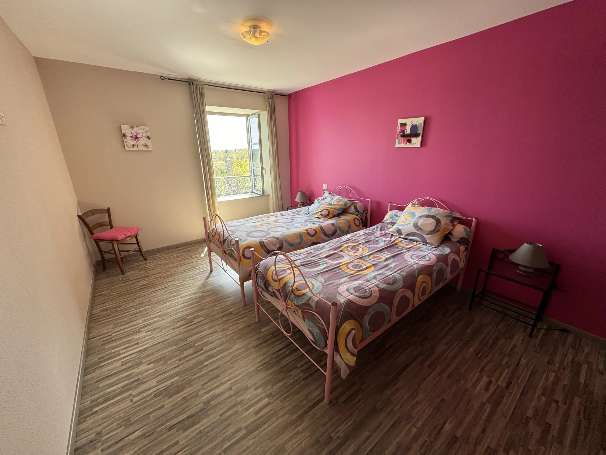 Belle maison rénovée avec gîte à Cézens, proche du Plomb du Cantal, entièrement équipée et orientée sud 