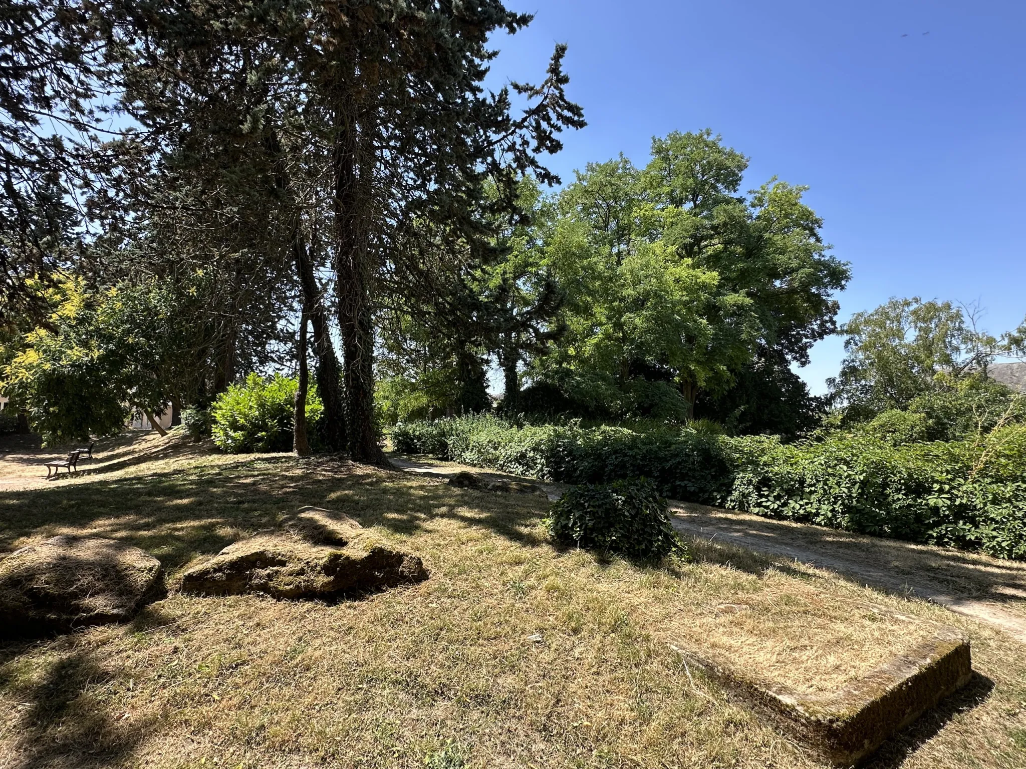 Appartement lumineux de 68 m2 avec 2 balcons, cave et garage à Loudun 