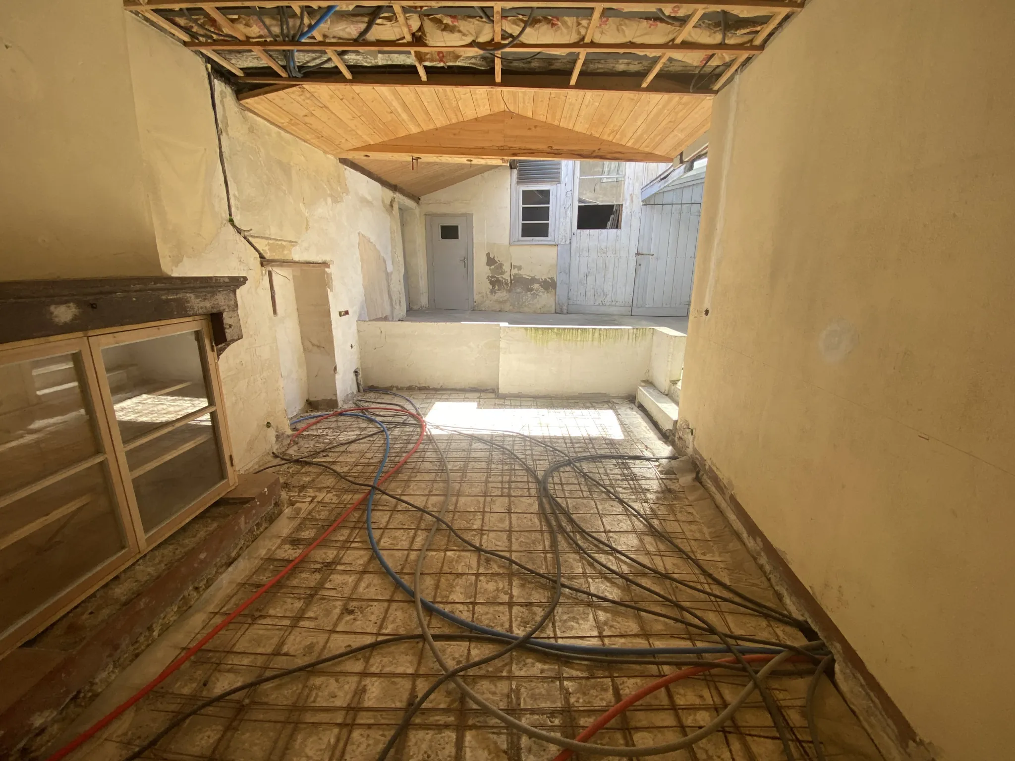 Maison de ville à rénover de 100 m² avec cour et dépendance à La Réole 