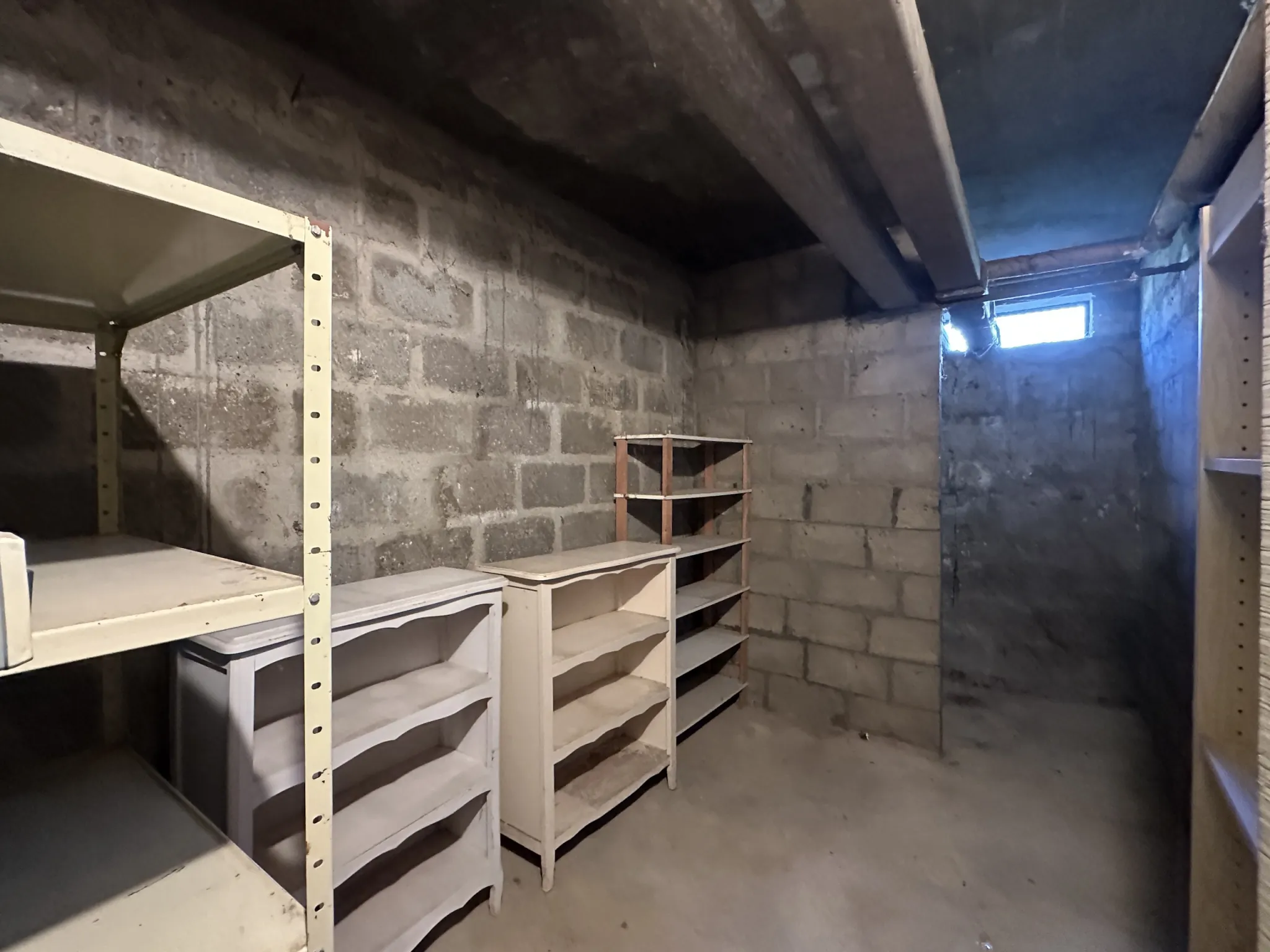 Appartement lumineux de 68 m2 avec 2 balcons, cave et garage à Loudun 