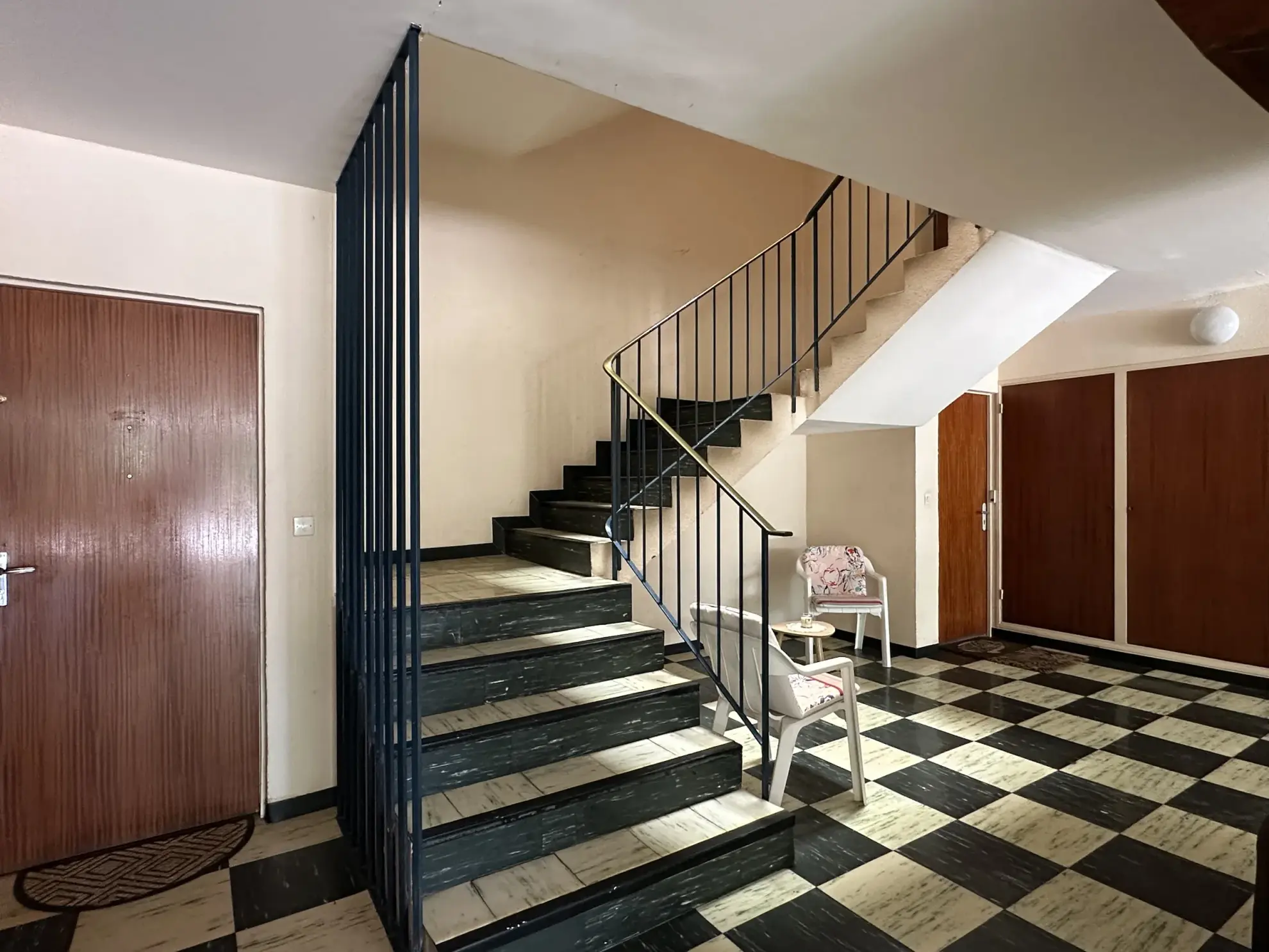 Appartement lumineux de 68 m2 avec 2 balcons, cave et garage à Loudun 