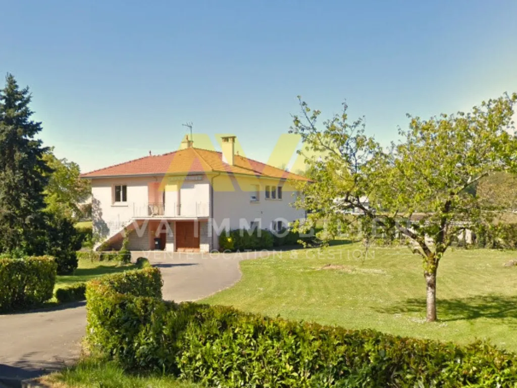 Maison familiale à Susmiou avec 5 chambres, terrasse et rénovations récentes
