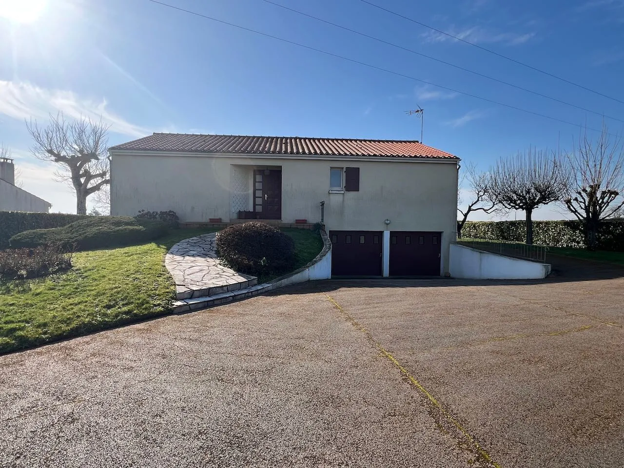 Maison à Sainte Hermine de 105 m² avec jardin, garage et terrasse 
