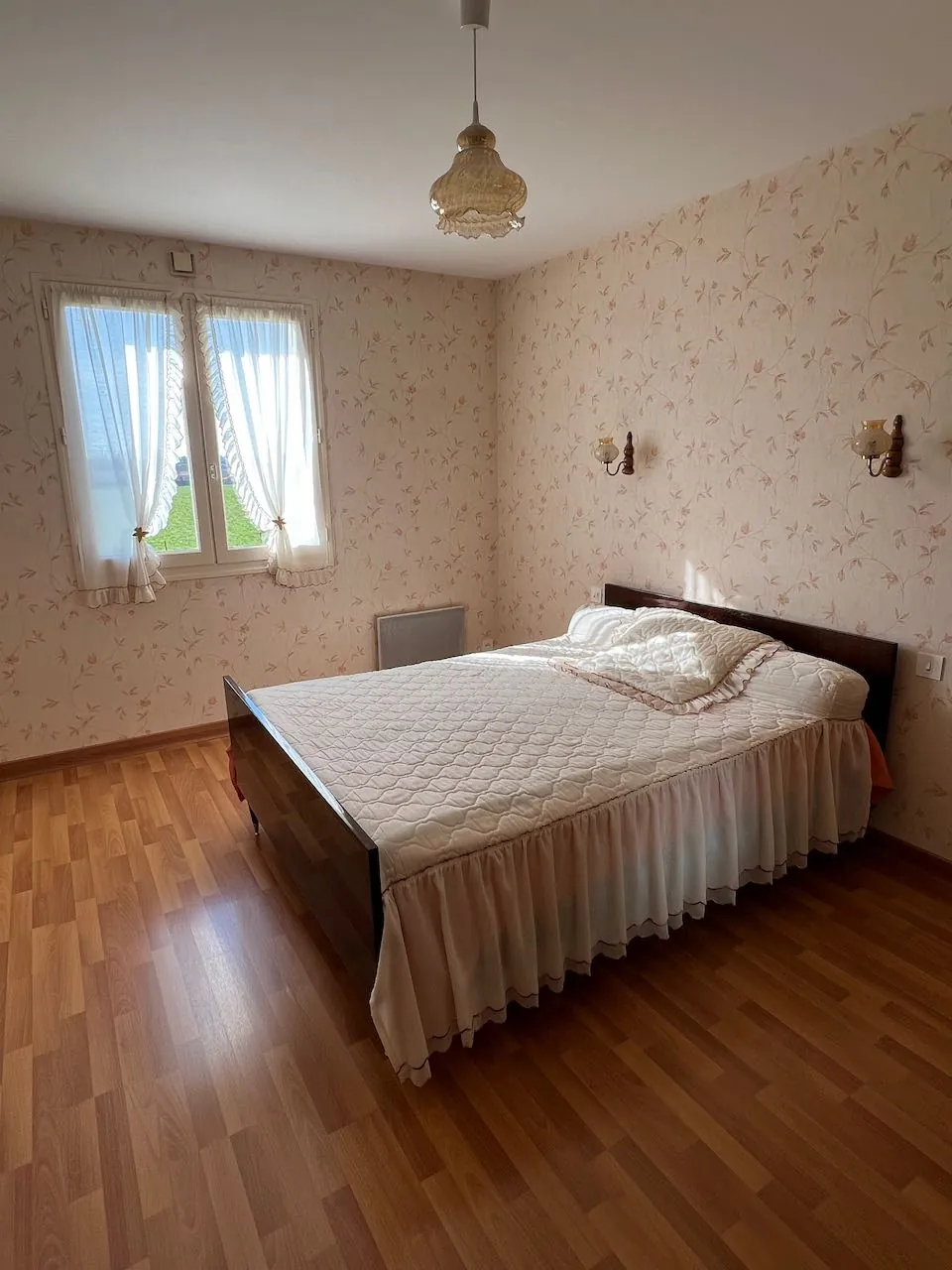 Maison à Sainte Hermine de 105 m² avec jardin, garage et terrasse 