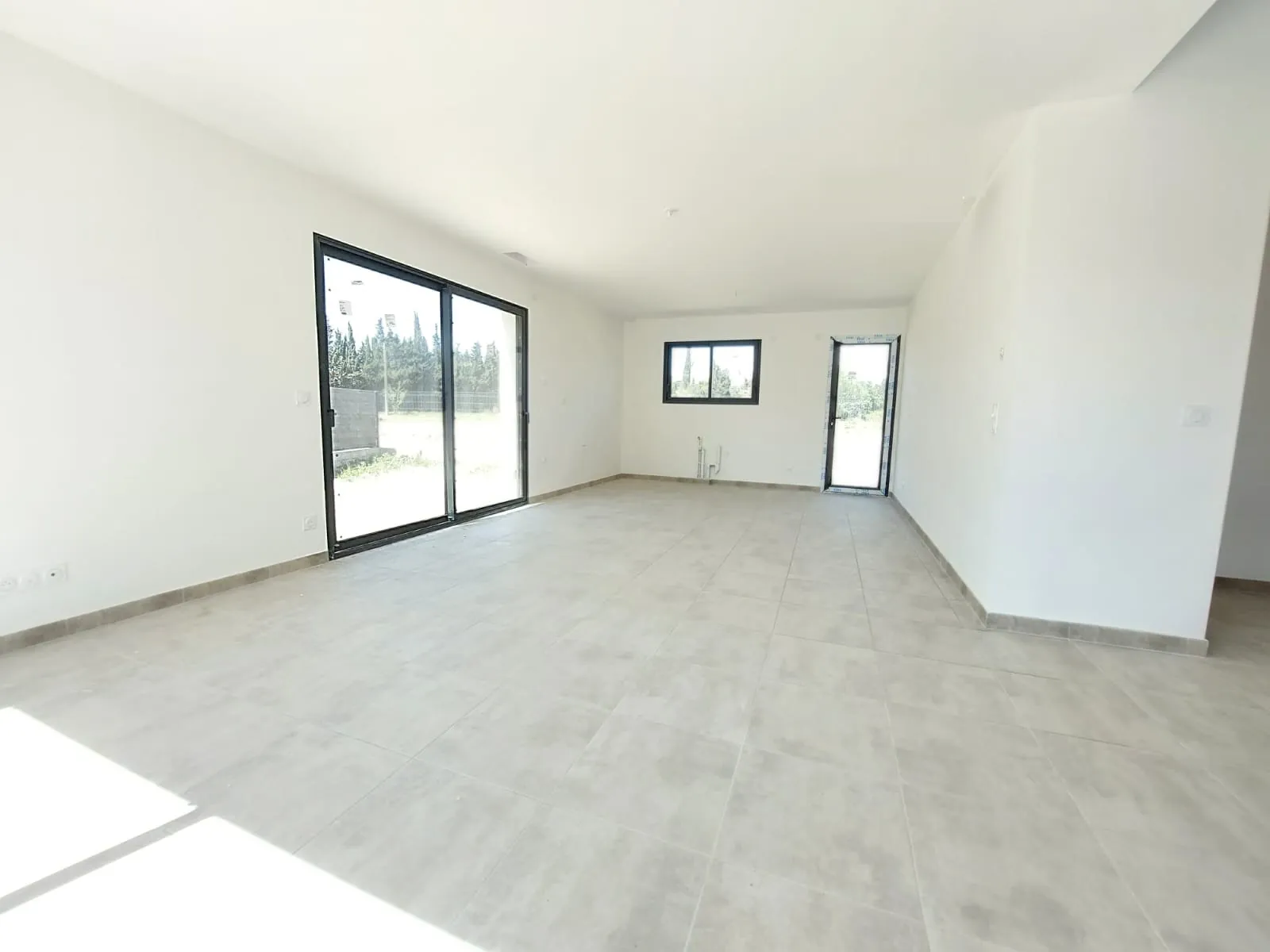 Maison de plain-pied à Saint-Jean-Lasseille avec 2 chambres et garage