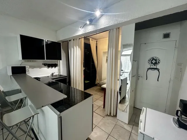 Appartement T1 à vendre à Aix-en-Provence, proche centre, avec parking et cave 