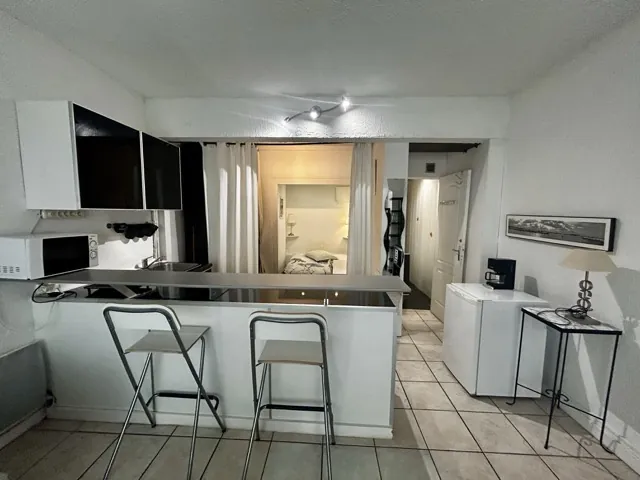 Appartement T1 à vendre à Aix-en-Provence, proche centre, avec parking et cave 