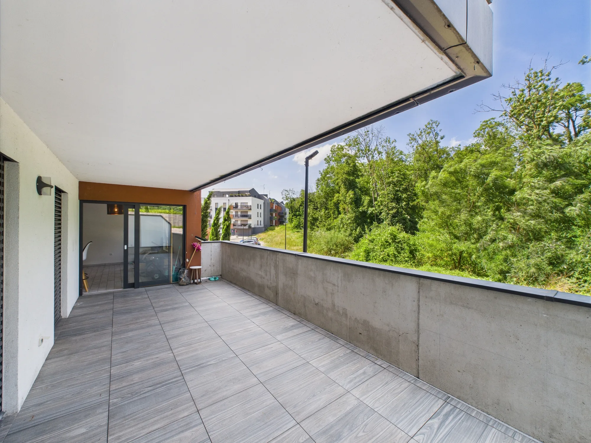 Appartement T3 de haut standing à Saint-Louis avec terrasse et garage 