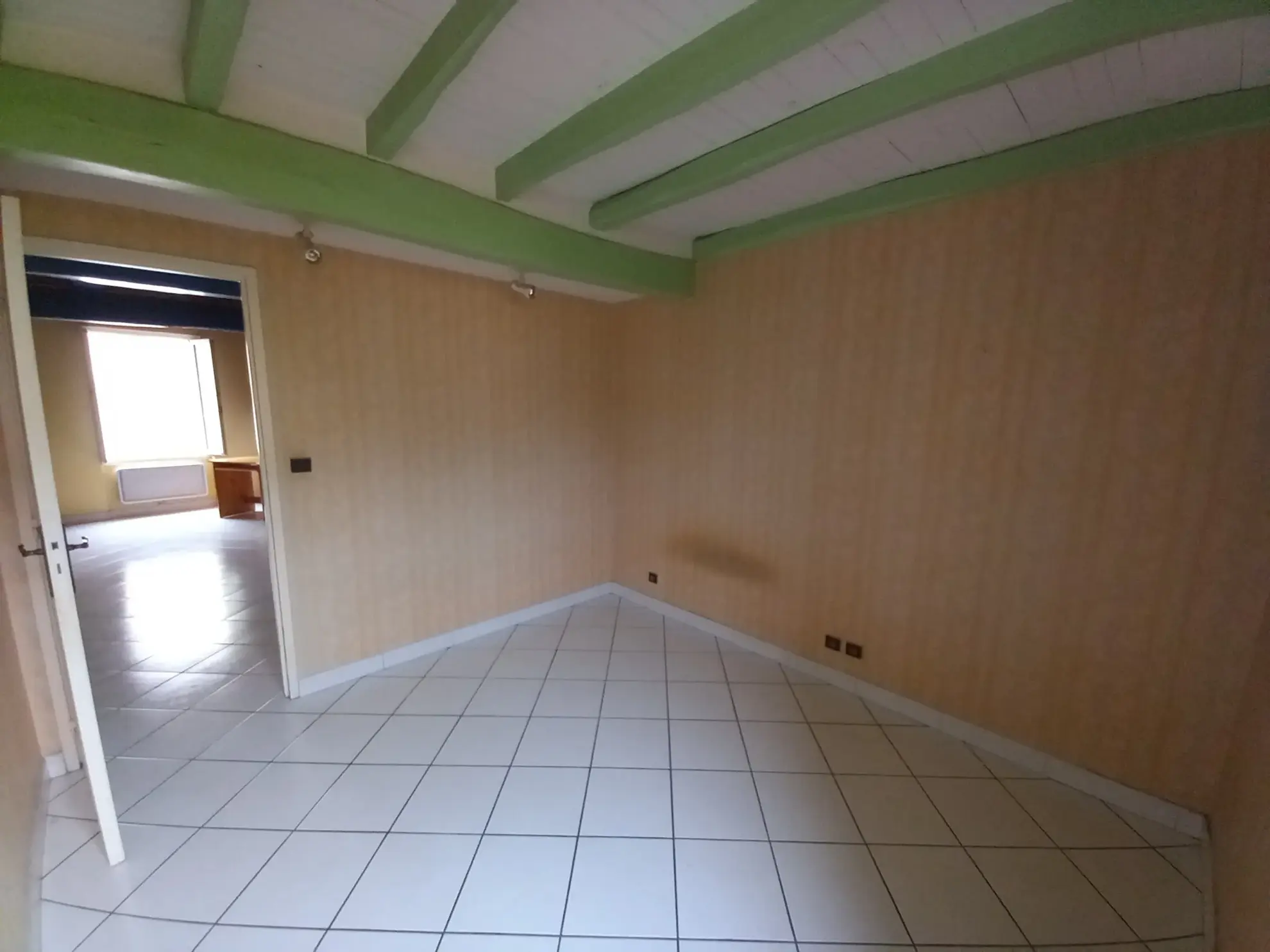 Maison de ville à vendre à Agen – 113 m² avec terrasse et cour centrale 
