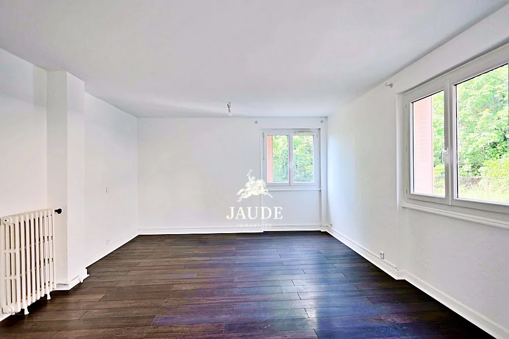 Appartement rénové de 68 m² à Chamalieres – 2 chambres et cave