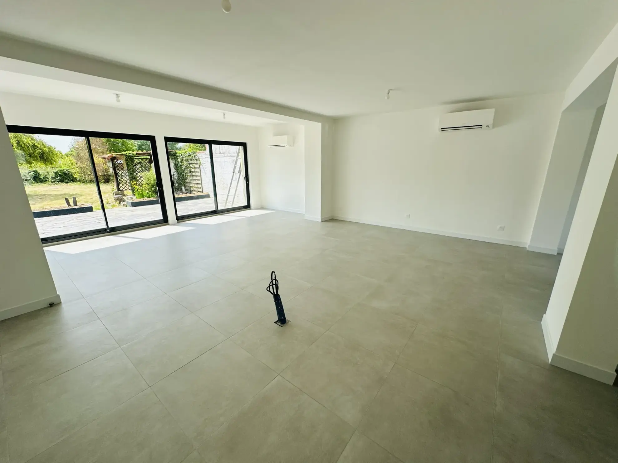 Maison rénovée avec 3 chambres, jardin et garage à Flers-en-Escrebieux 