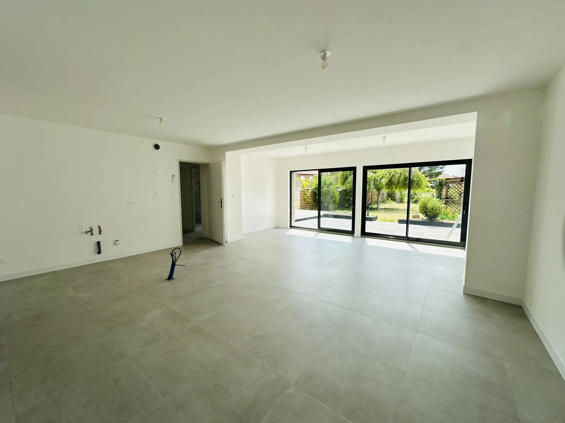 Maison rénovée avec 3 chambres, jardin et garage à Flers-en-Escrebieux 