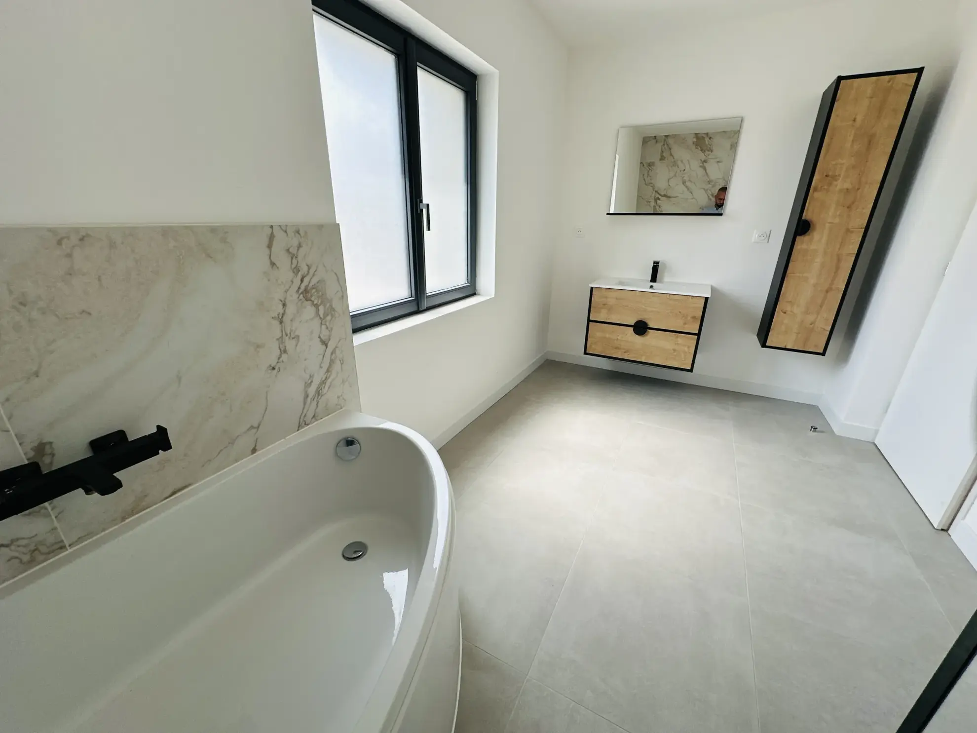 Maison rénovée avec 3 chambres, jardin et garage à Flers-en-Escrebieux 