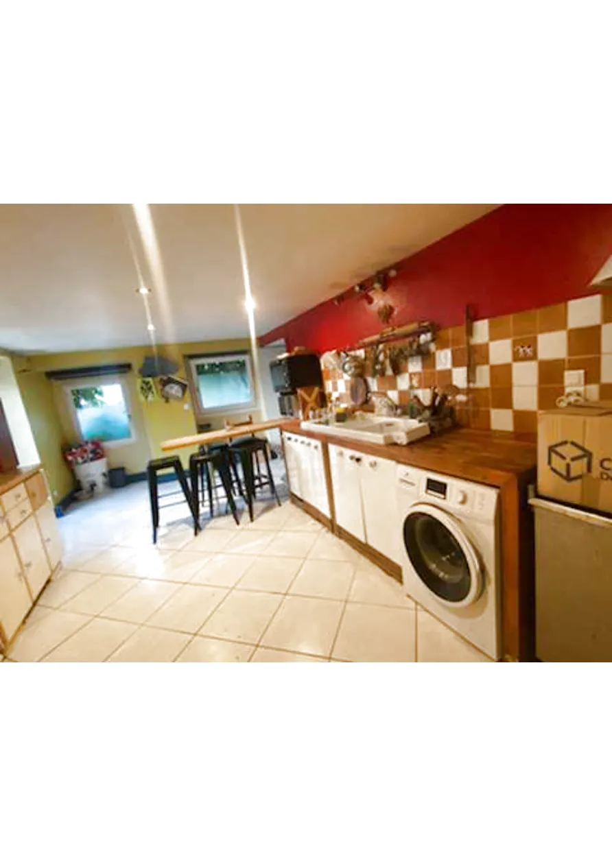 Belle maison de 4 chambres à 30 km de Dijon, idéale pour famille, avec garage et terrasse 