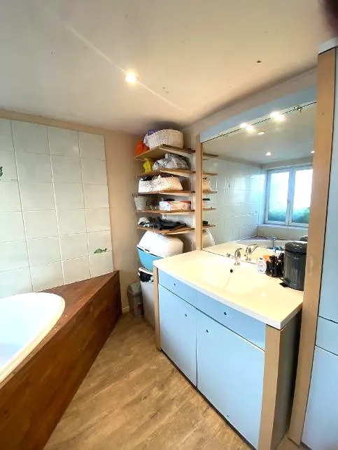 Belle maison de 4 chambres à 30 km de Dijon, idéale pour famille, avec garage et terrasse 