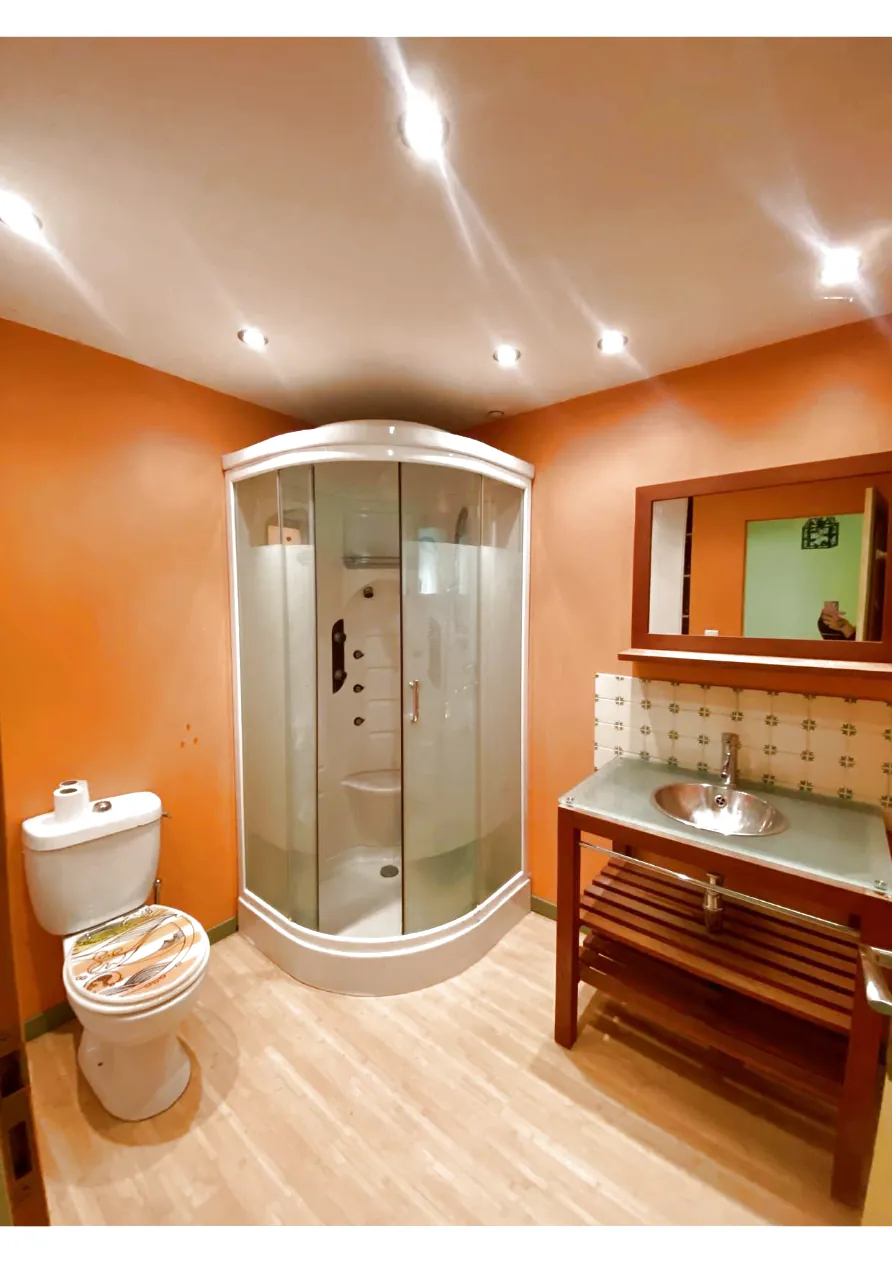 Belle maison de 4 chambres à 30 km de Dijon, idéale pour famille, avec garage et terrasse 