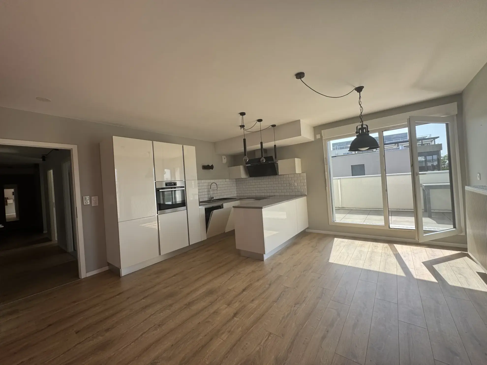 Charmant appartement 3 pièces avec grande terrasse à St Louis 