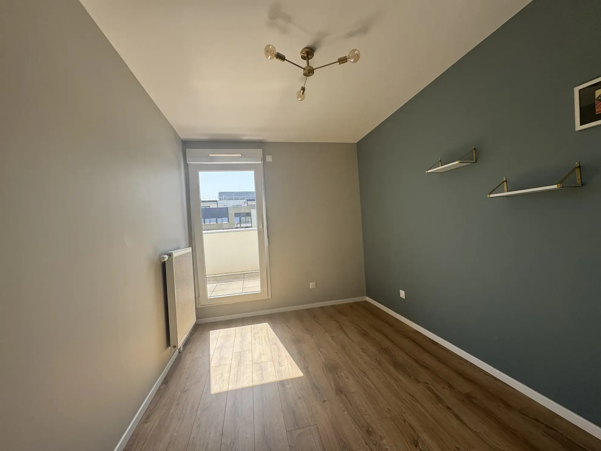 Charmant appartement 3 pièces avec grande terrasse à St Louis 