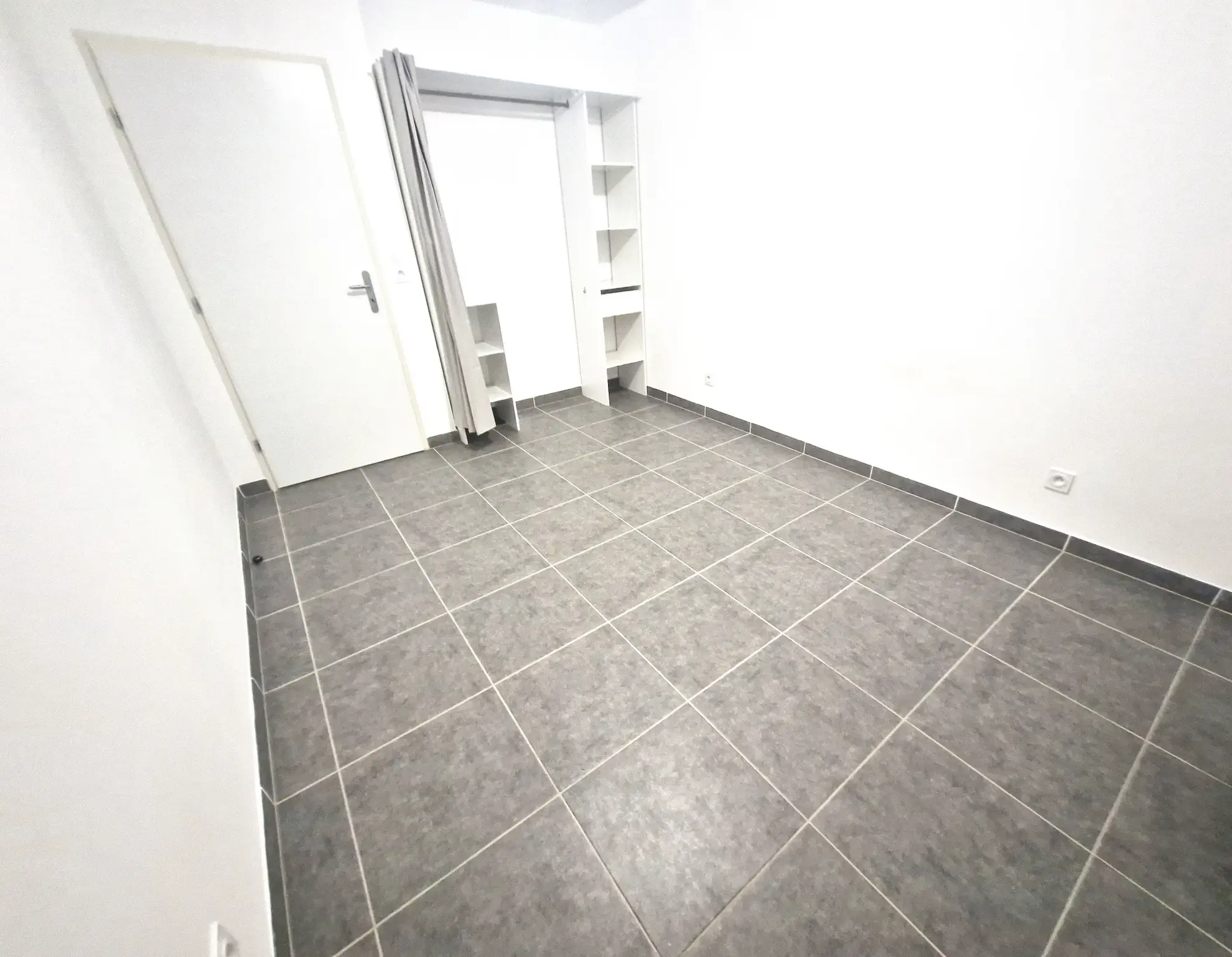 Achat d’un appartement T3 moderne avec terrasse à Sollies-Pont (83) 