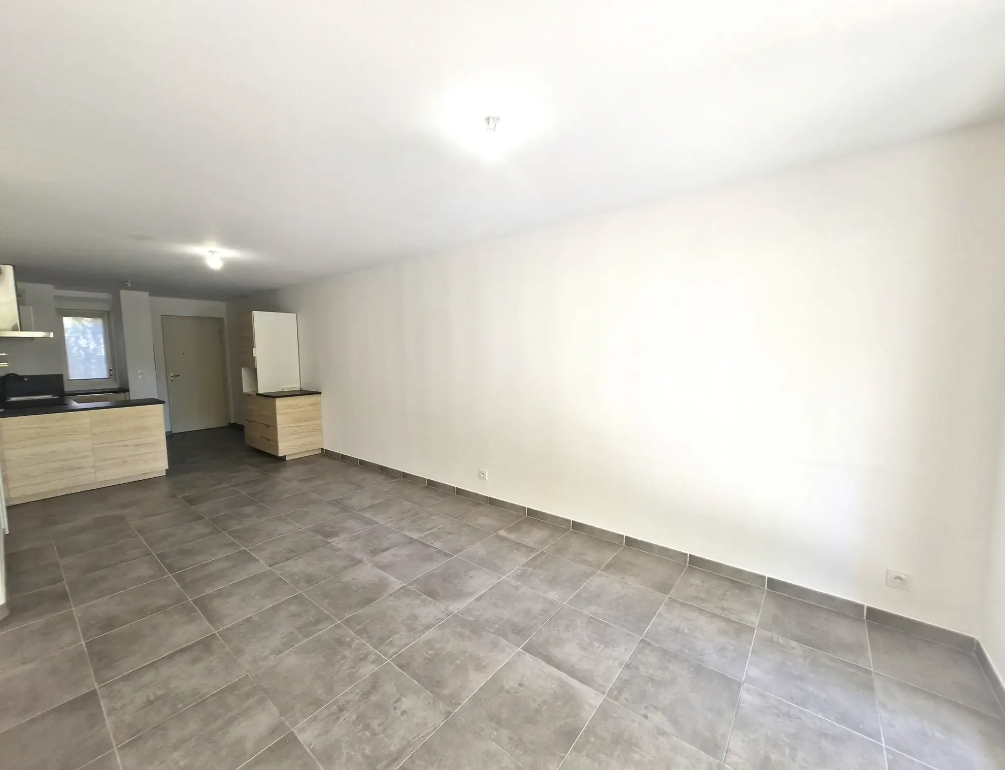 Achat d’un appartement T3 moderne avec terrasse à Sollies-Pont (83) 