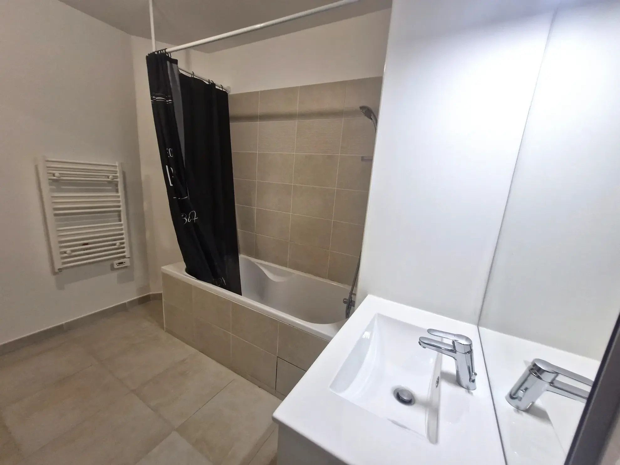 Achat d’un appartement T3 moderne avec terrasse à Sollies-Pont (83) 