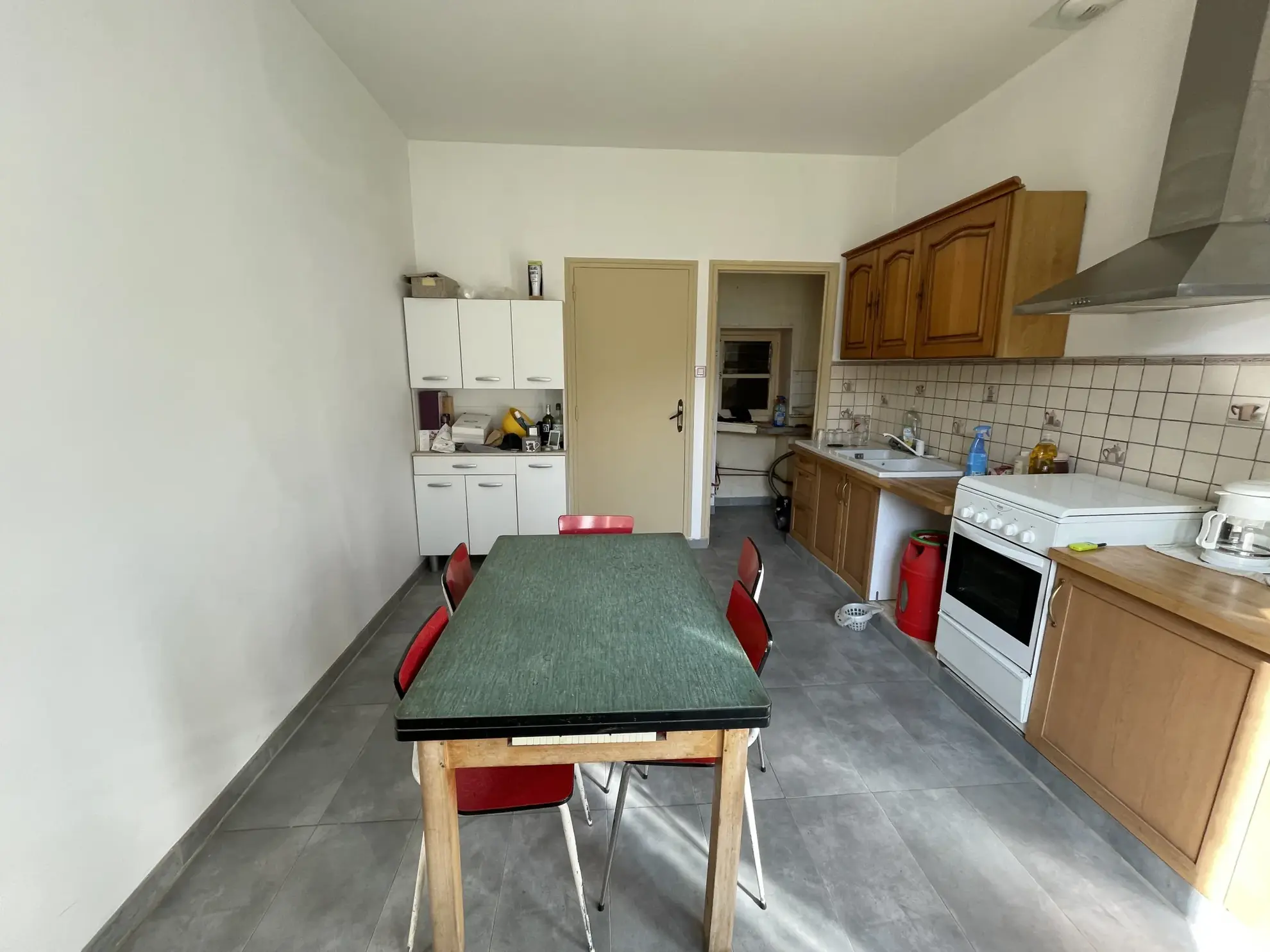 Charmante maison en pierre avec dépendances et grand terrain à Cublize 