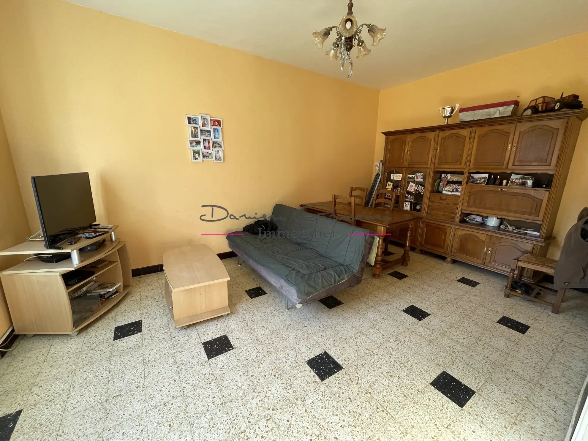 Maison en pierre avec dépendances à Cublize, grande parcelle, à rénover