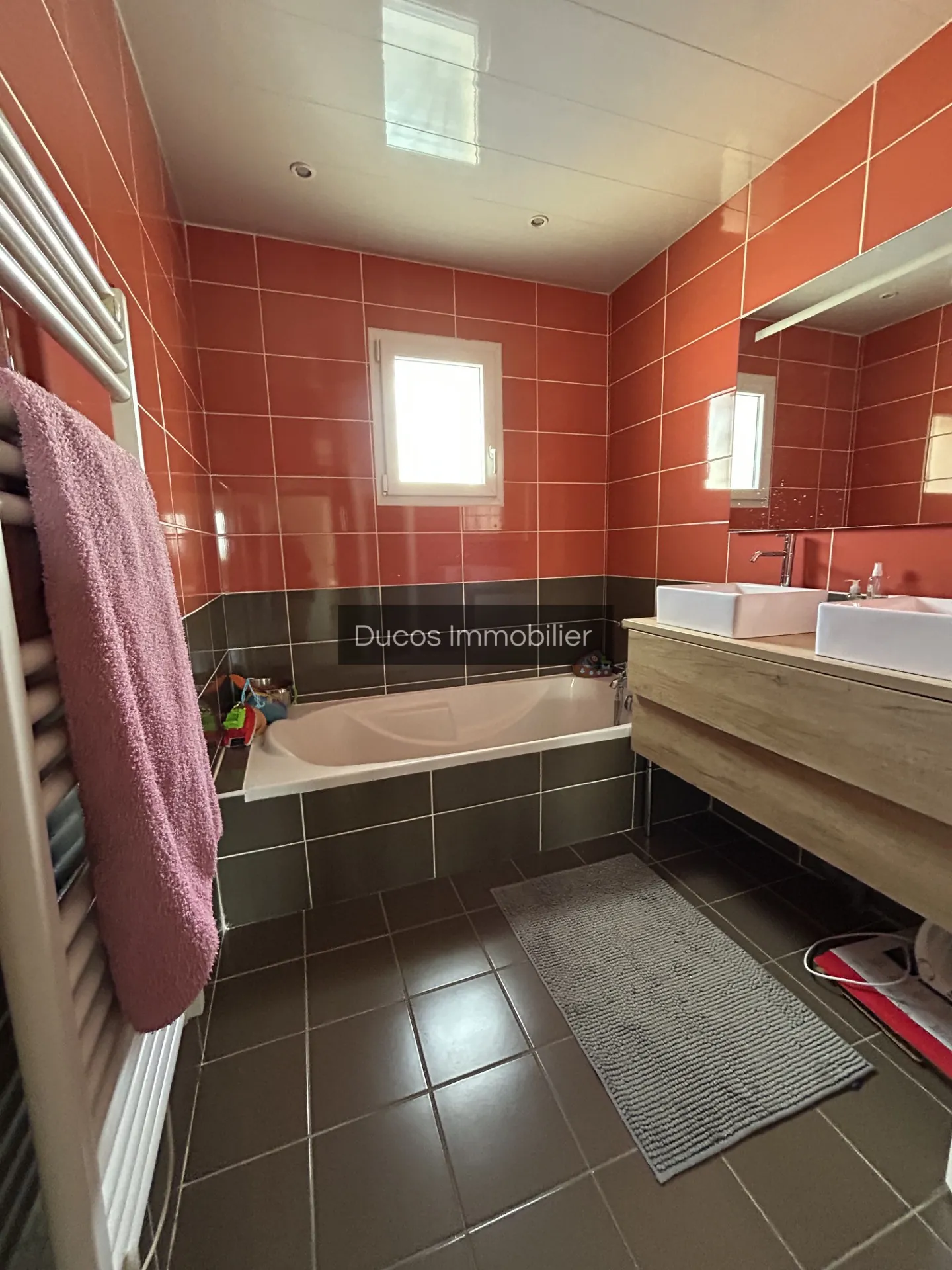 Maison contemporaine proche de Marmande avec grand garage et terrain clos 