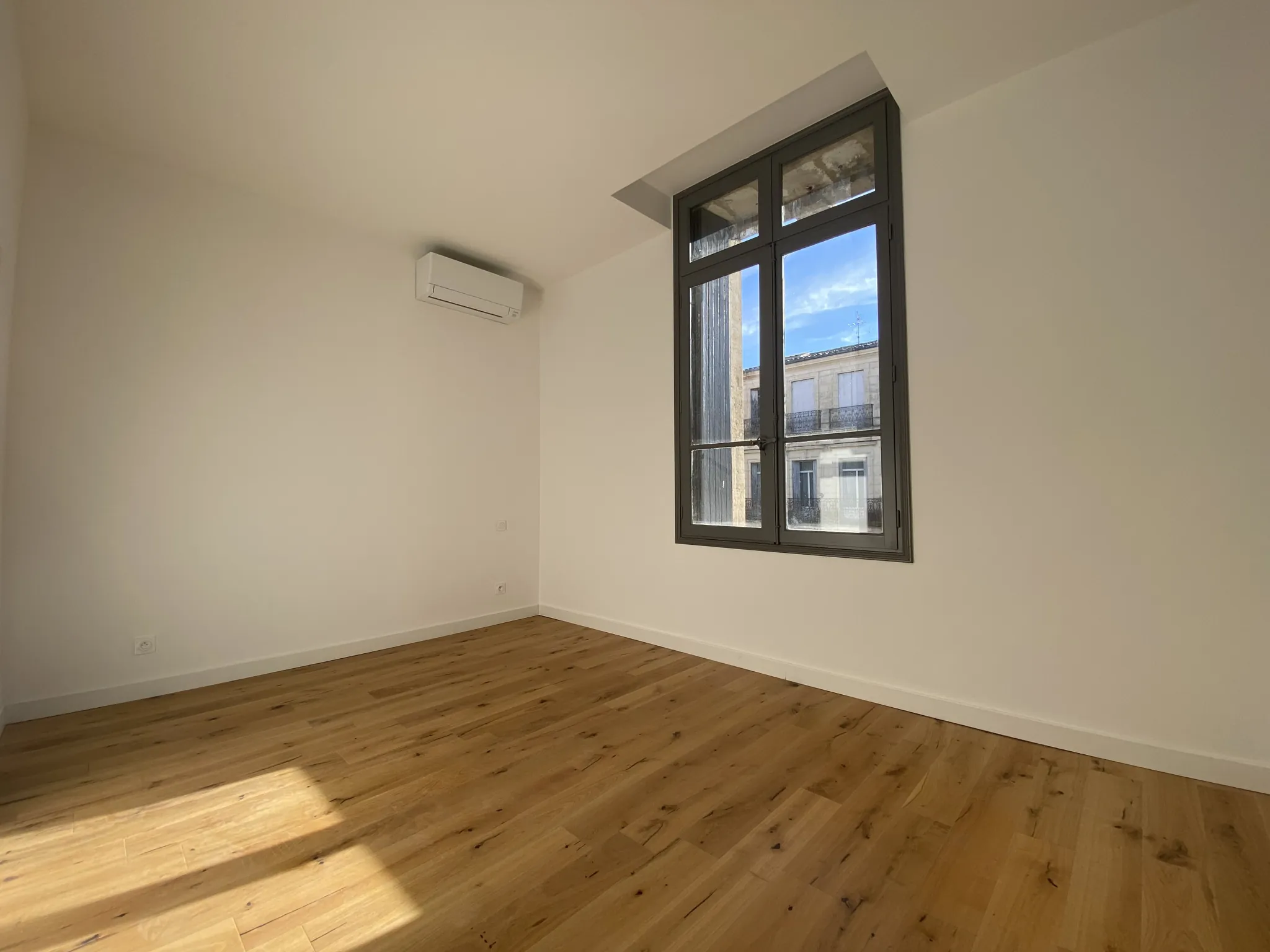 Appartement 4 pièces rénové à Pignan, exposé sud, avec balcon et duplex 