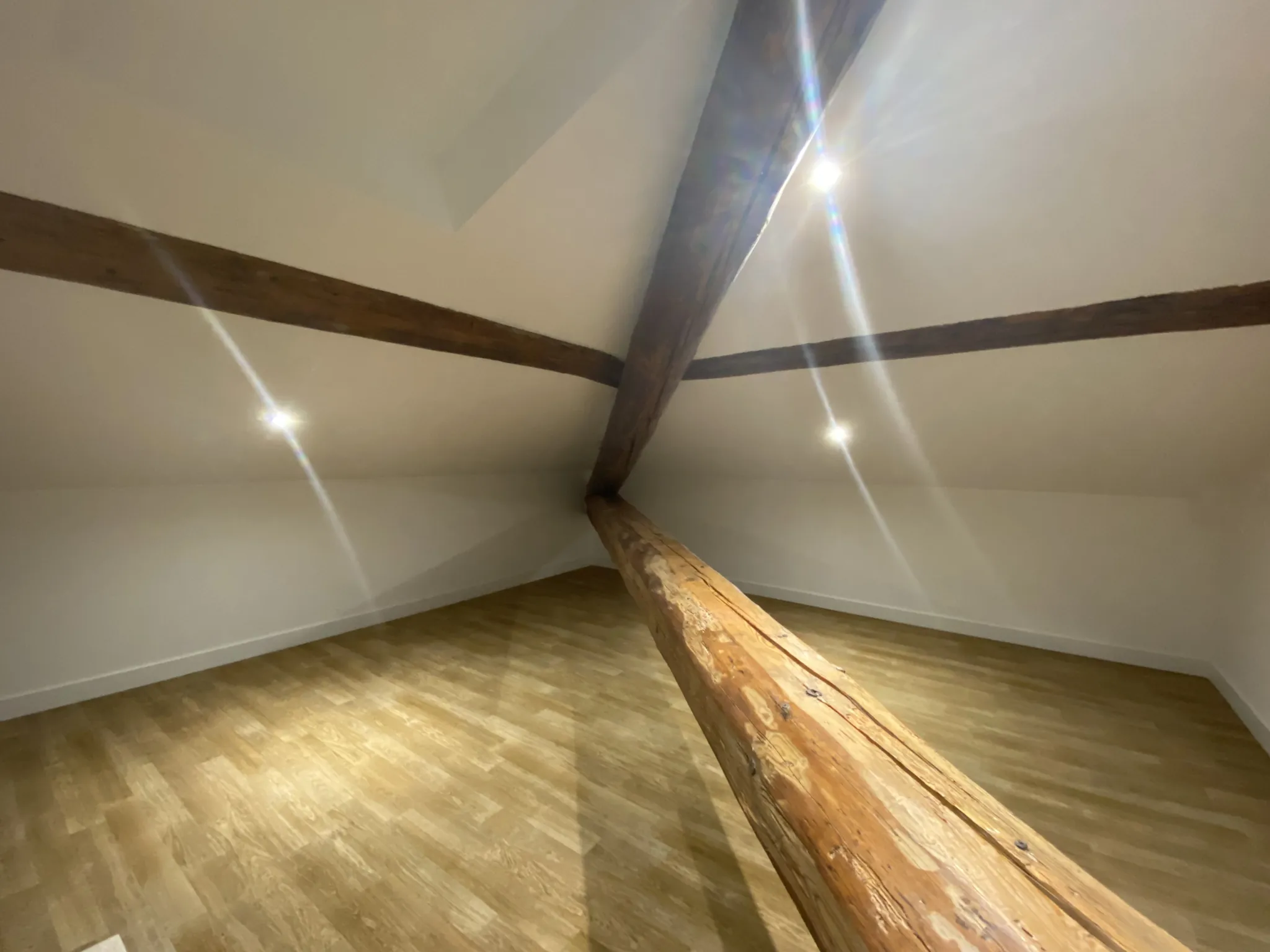 Appartement 4 pièces rénové à Pignan, exposé sud, avec balcon et duplex 