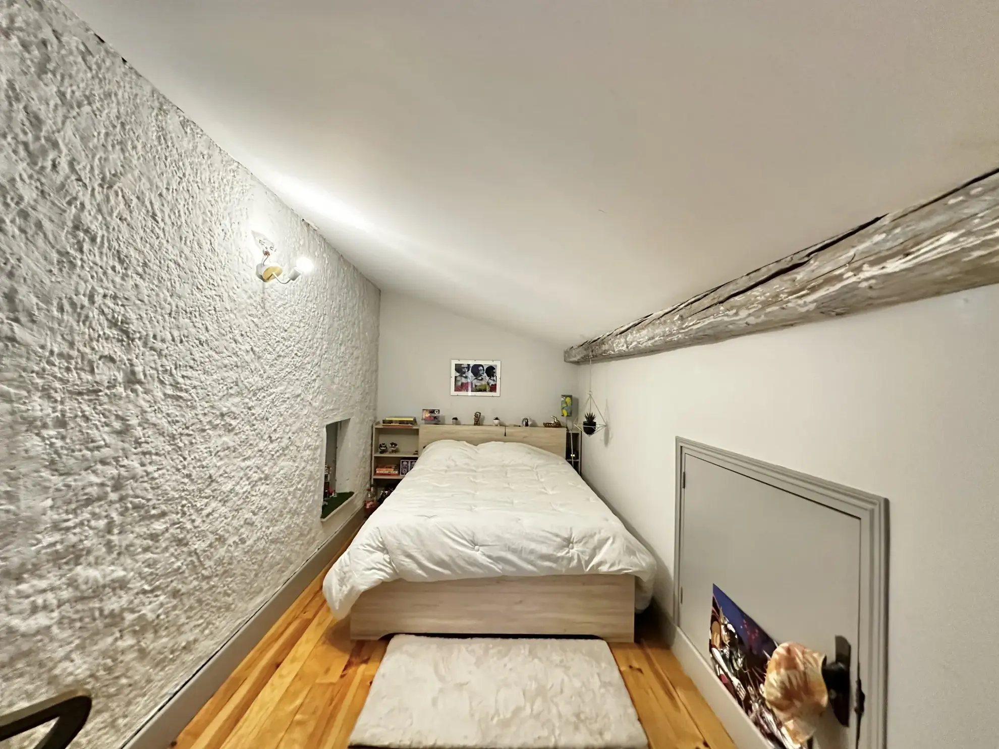 Charmant appartement duplex de 3 pièces à Carcassonne, proche commodités 