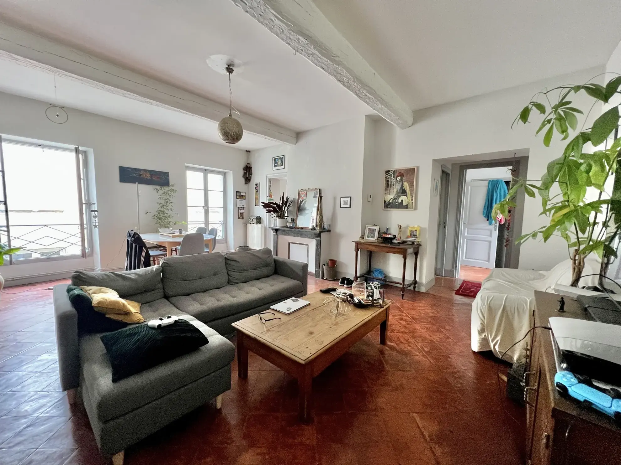 Charmant appartement duplex de 3 pièces à Carcassonne, proche commodités 