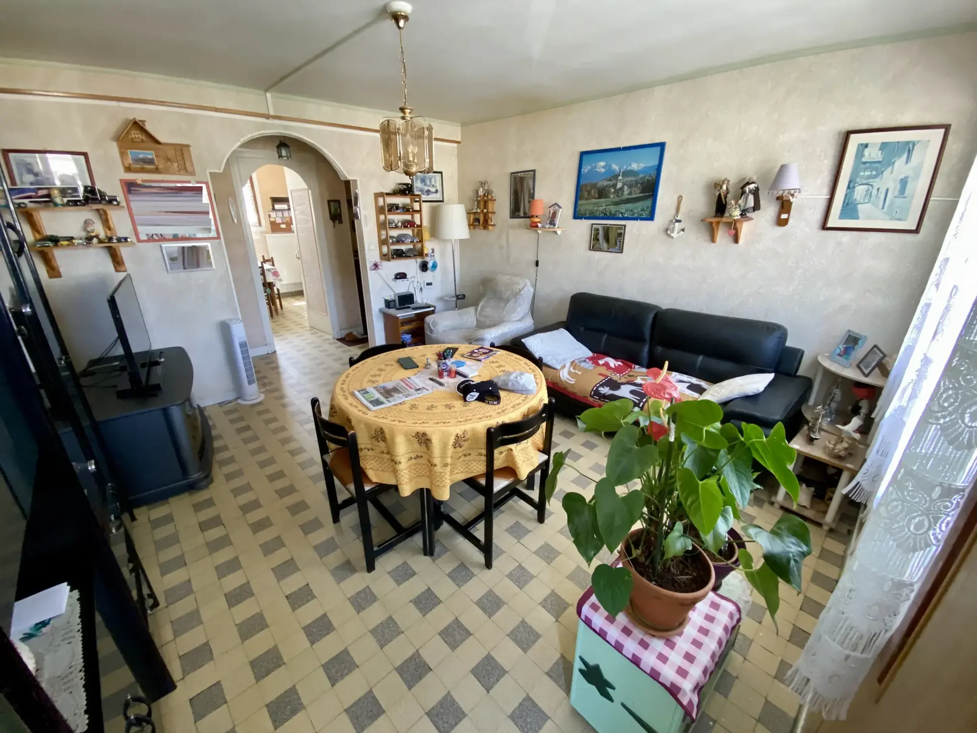 Appartement T3 à vendre à Saint-Jean-de-Maurienne - 63,45 m² avec balcon et garage 