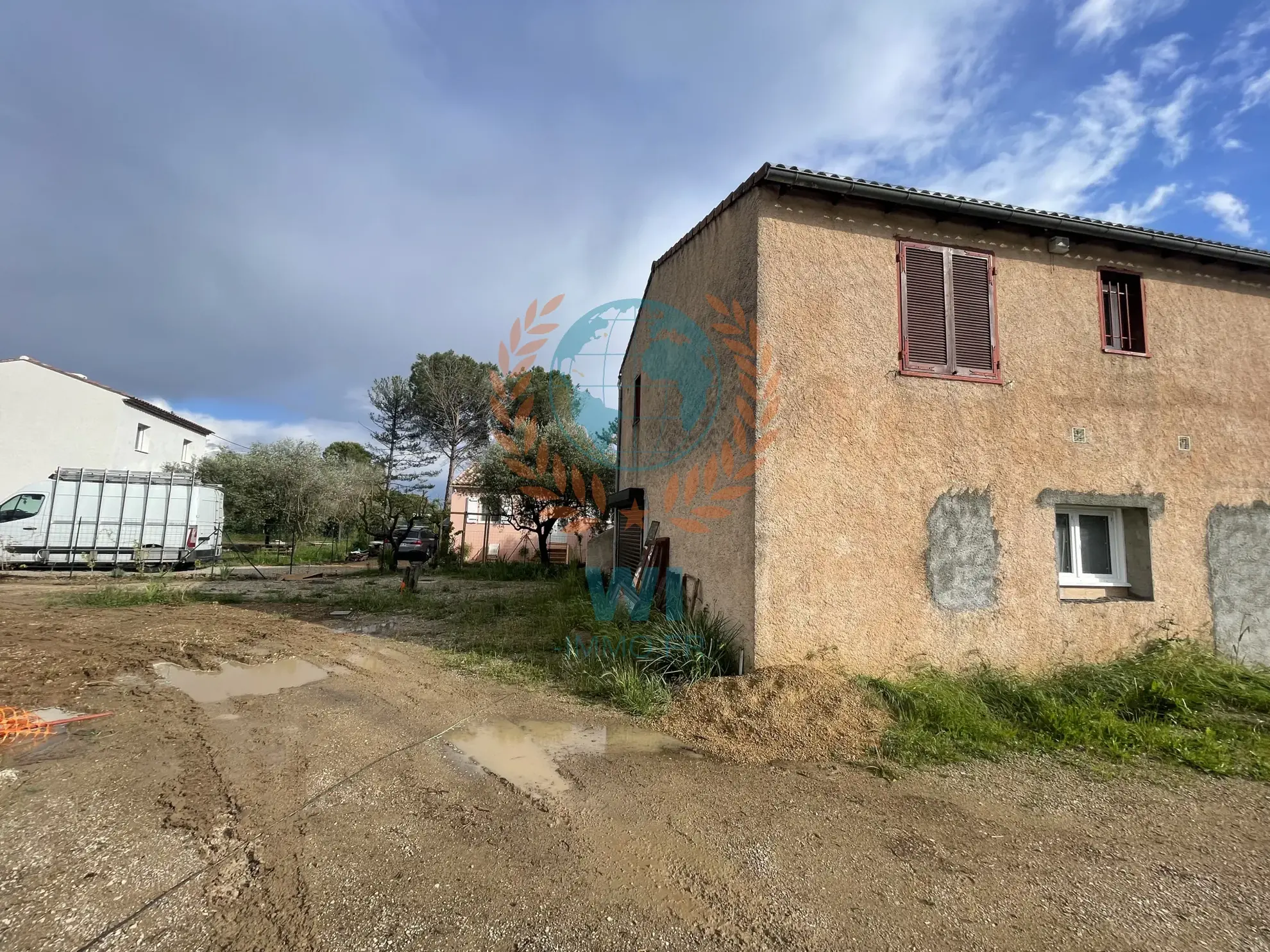 Villa indépendante à rénover à Figanères dans le Var – Opportunité d'investissement 