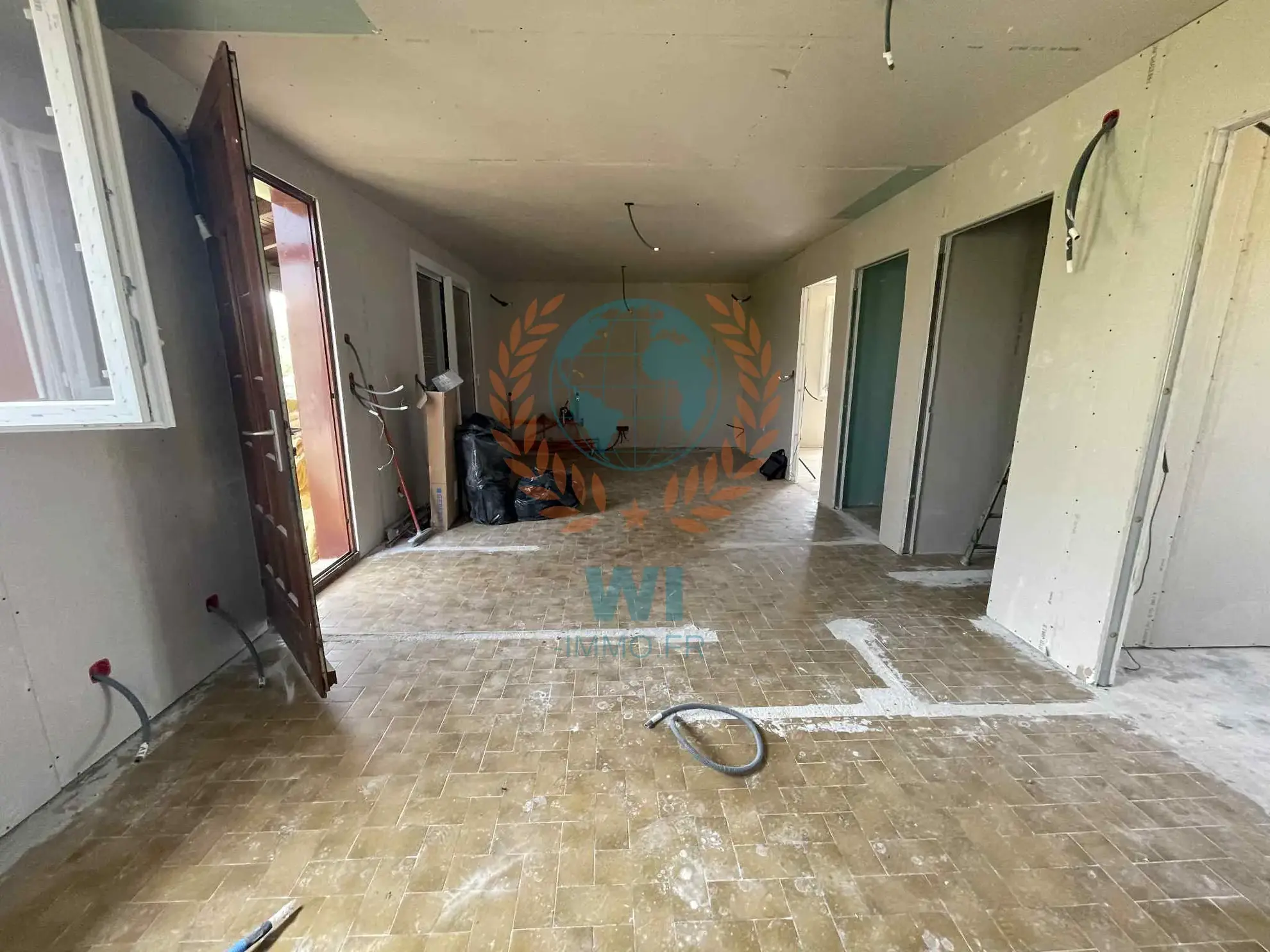 Villa indépendante à rénover à Figanères dans le Var – Opportunité d'investissement 