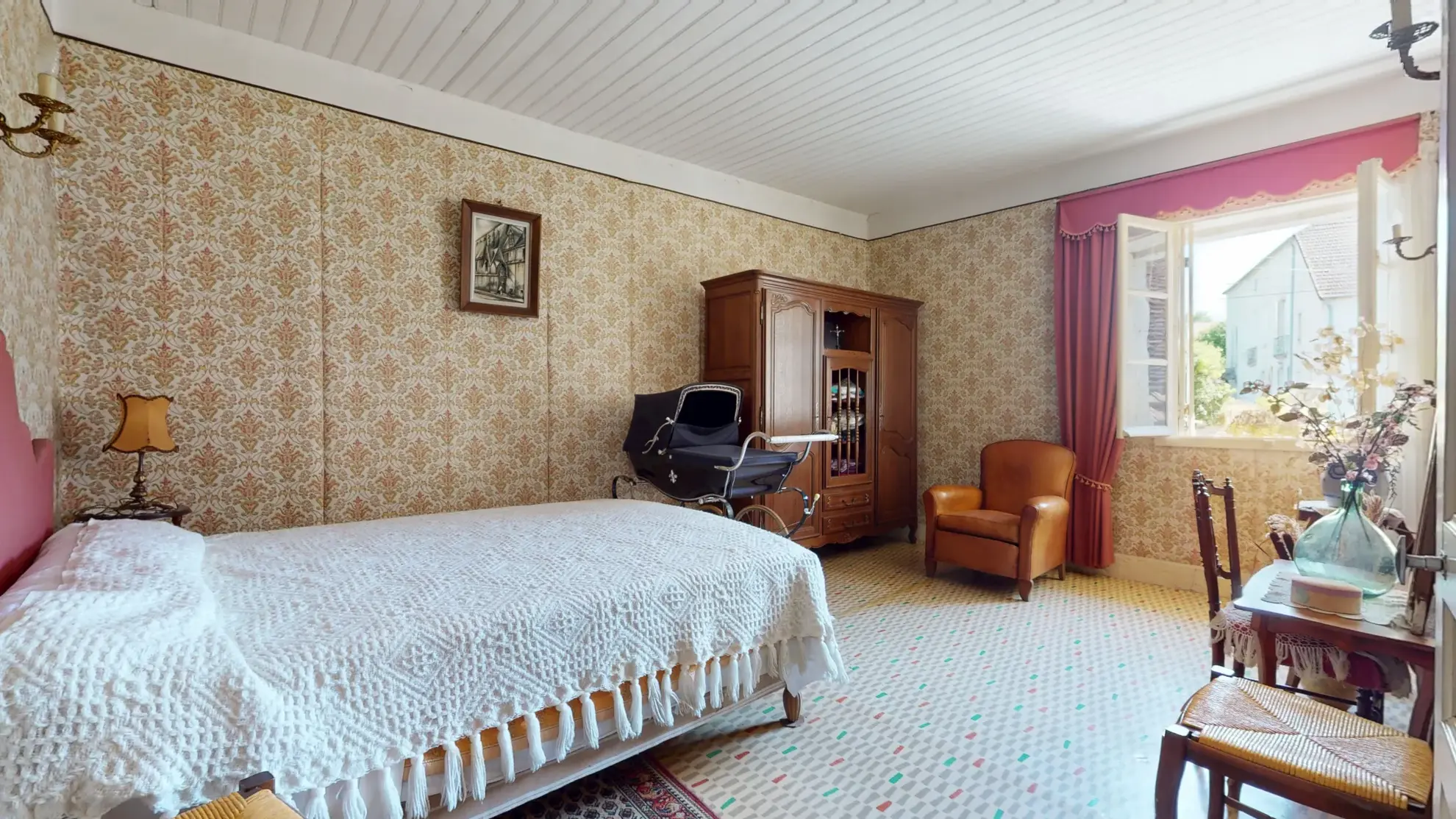 Maison en pierre à Pagney avec jardin et grange | Immobilier calme 