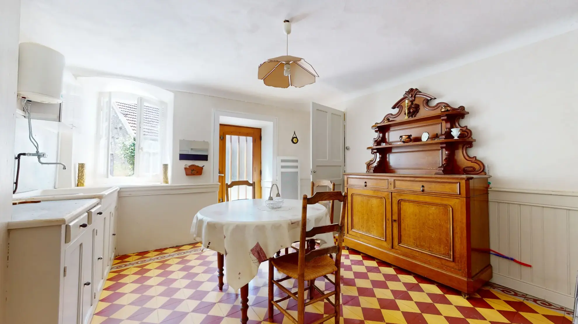 Maison en pierre à Pagney avec jardin et grange | Immobilier calme 