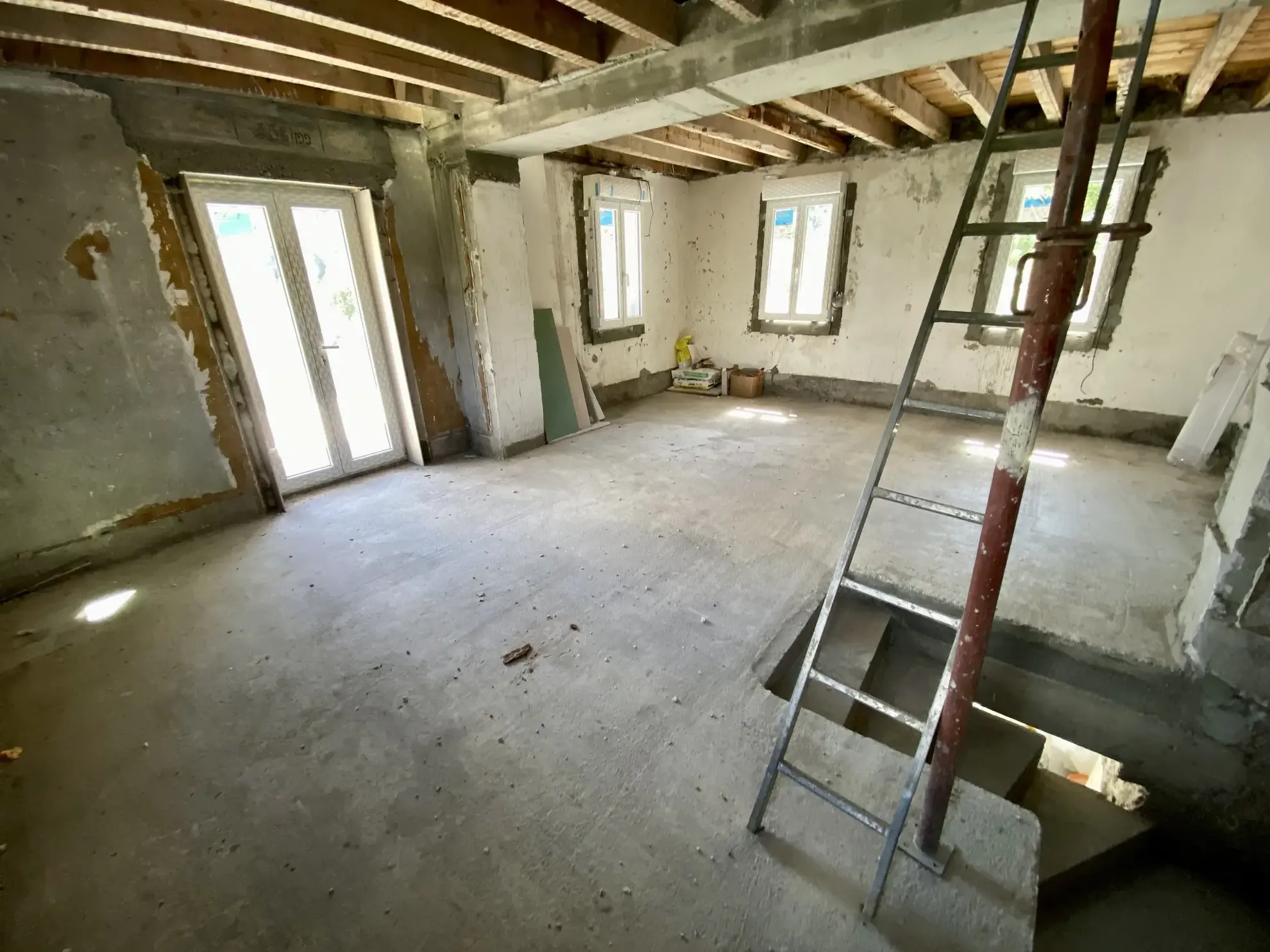 À vendre maison en cours de rénovation à Saint-Jean-de-Maurienne 