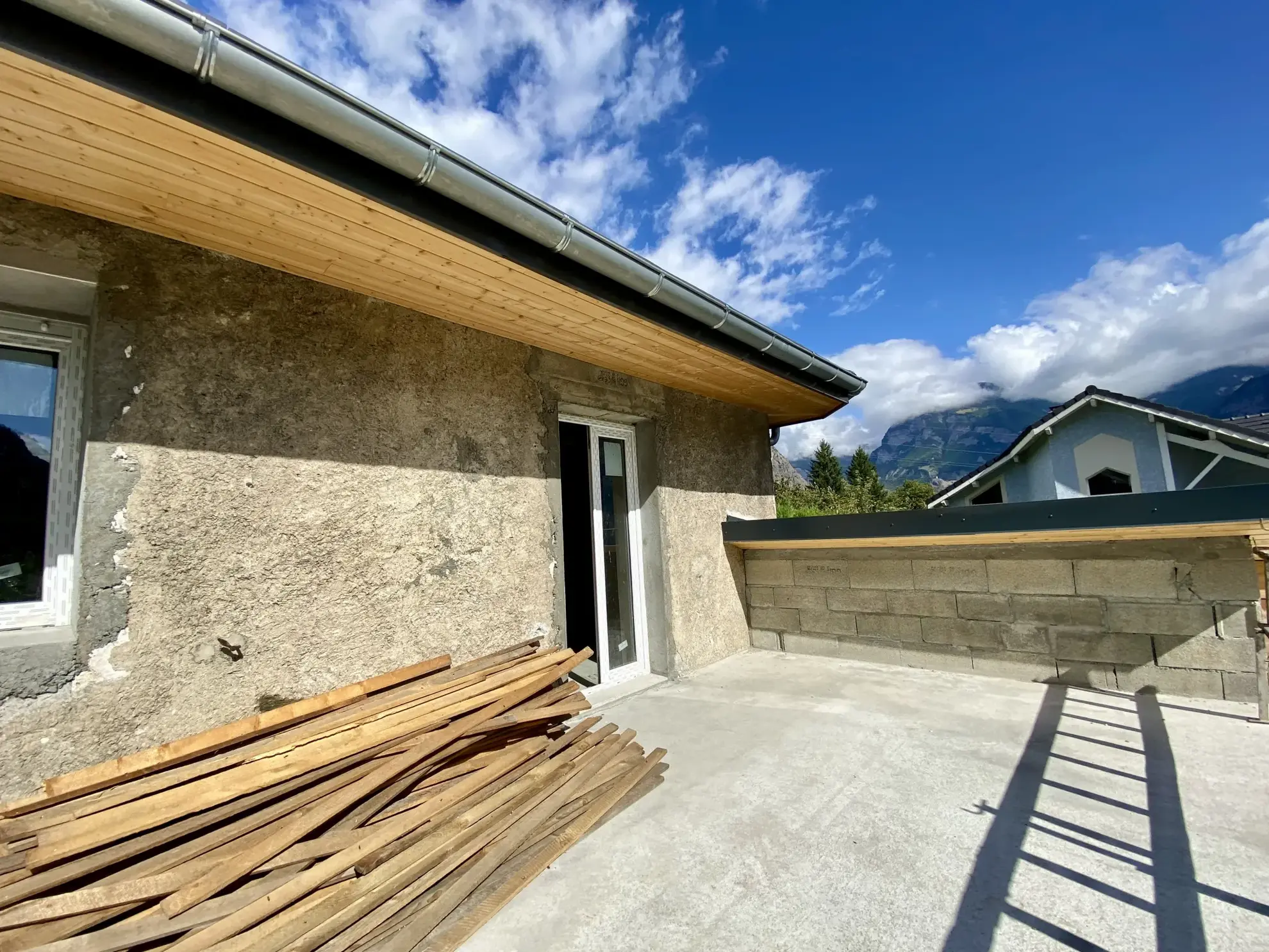 À vendre maison en cours de rénovation à Saint-Jean-de-Maurienne 