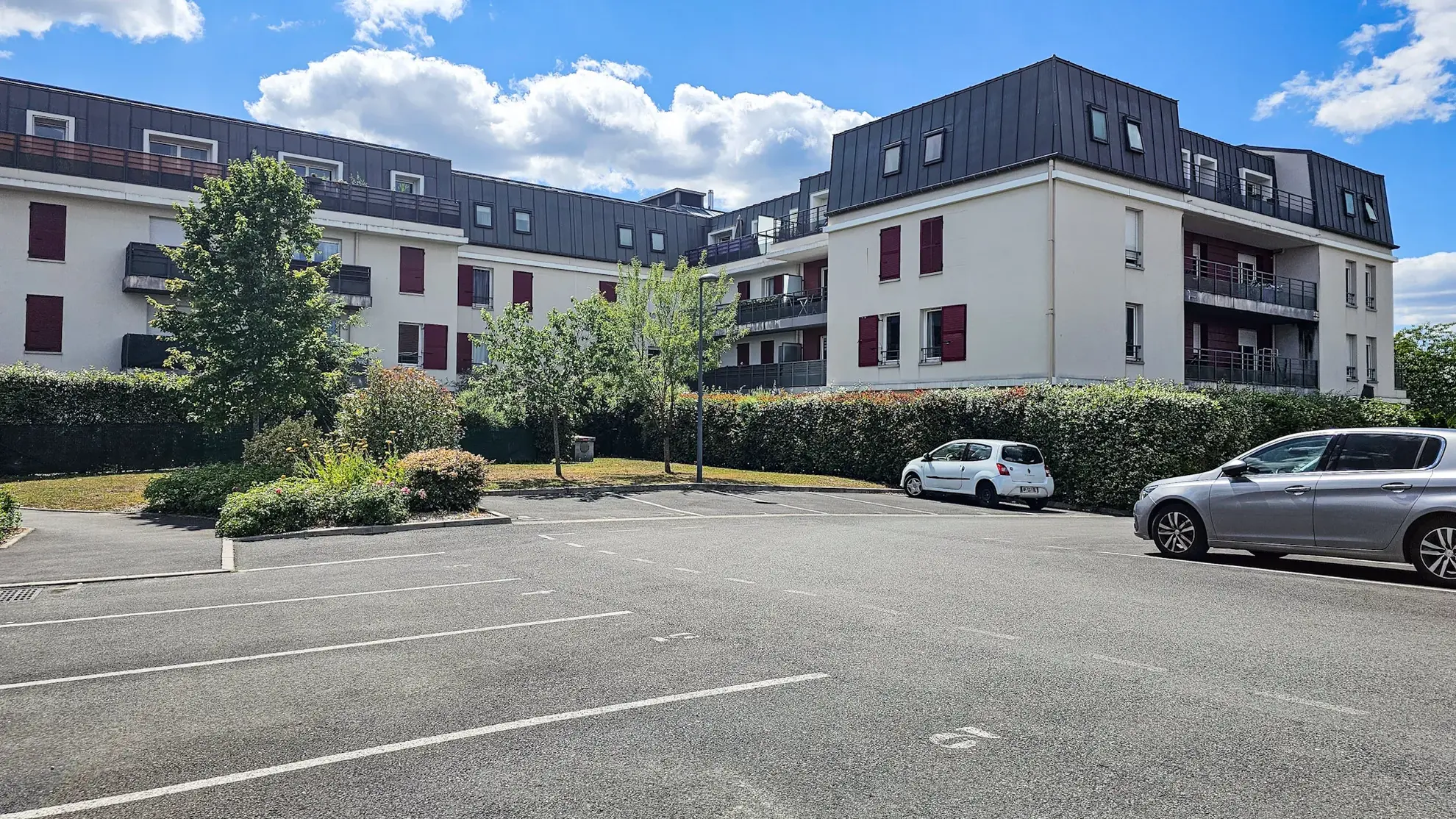 Bel appartement F3 avec terrasse, jardin et parking à Sartrouville