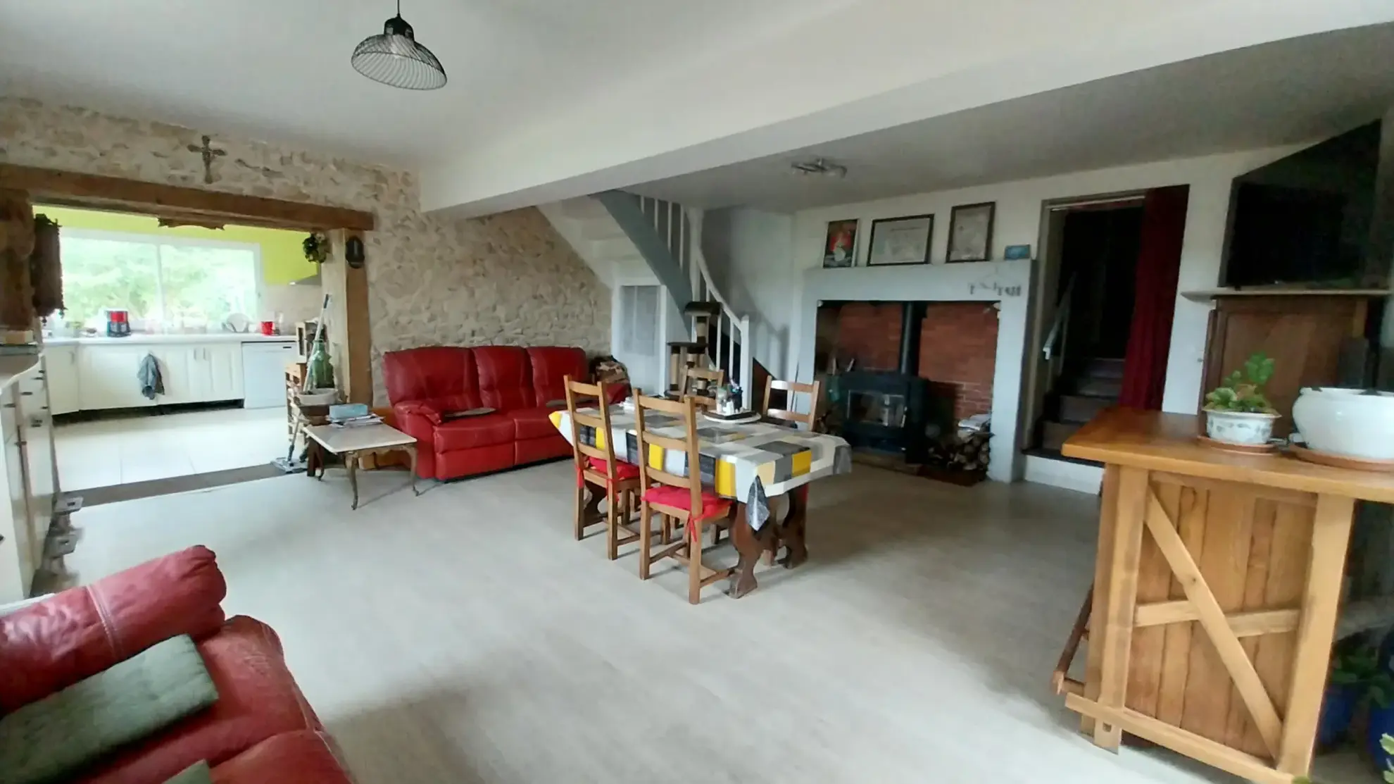 Maison à vendre de 2 hectares avec dépendances près de Périgueux 