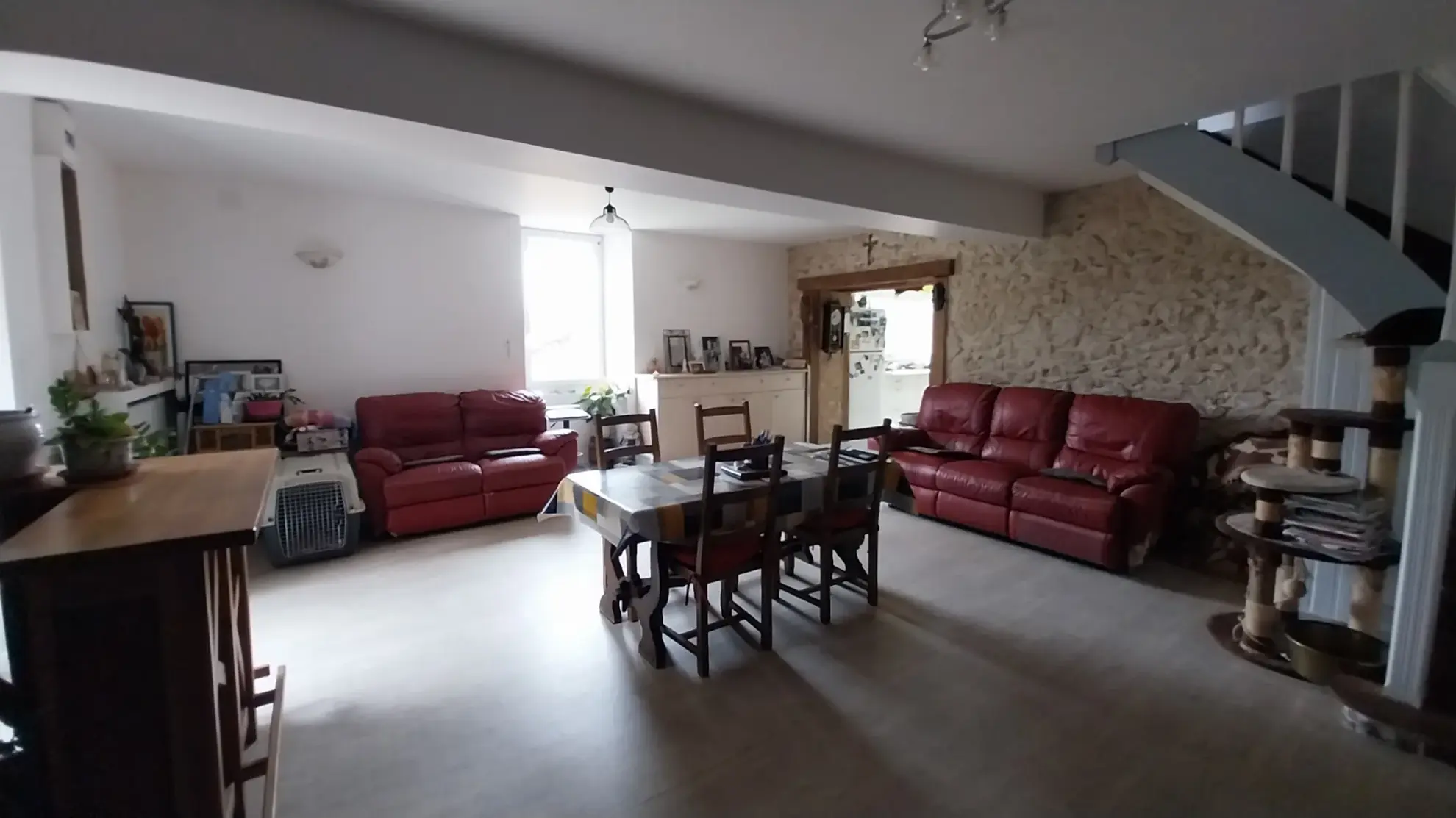 Maison à vendre de 2 hectares avec dépendances près de Périgueux 